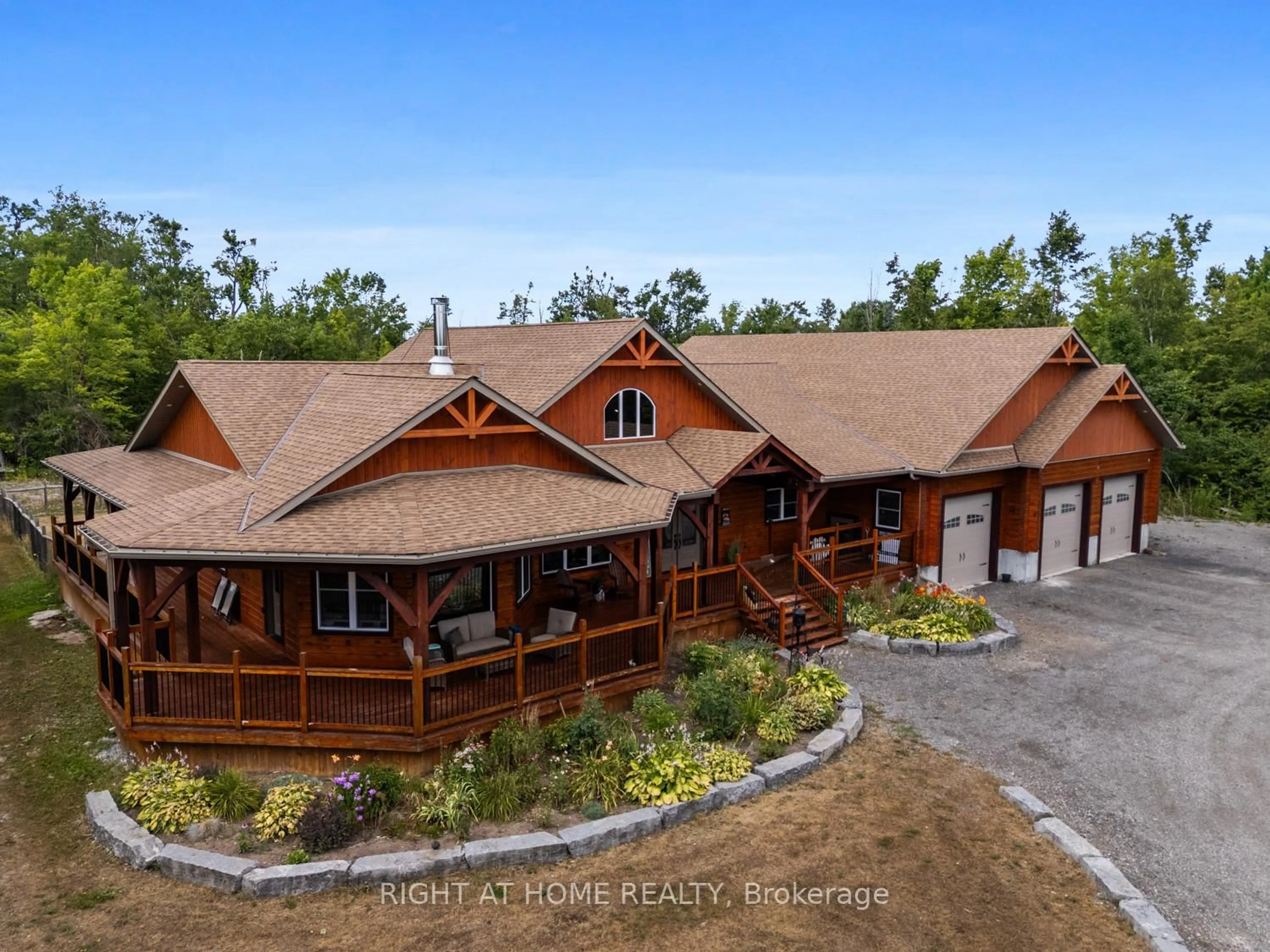 A pic from outside/outdoor area/front of a property/back of a property/a pic from drone, building for 177 Ellwood Cres, Trent Lakes Ontario K0M 1A0