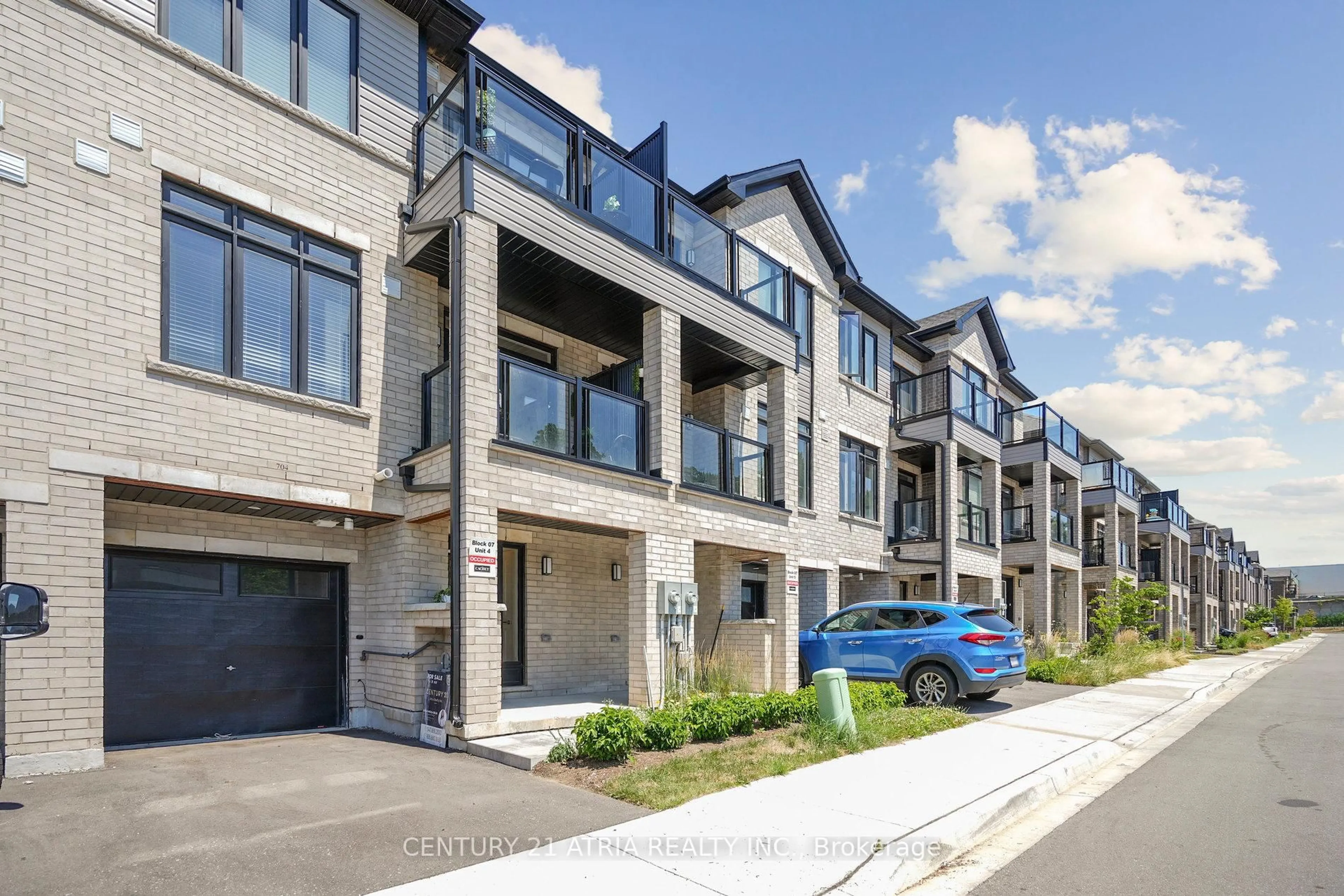 A pic from outside/outdoor area/front of a property/back of a property/a pic from drone, street for 585 Colborne St #704, Brantford Ontario N3S 0K4