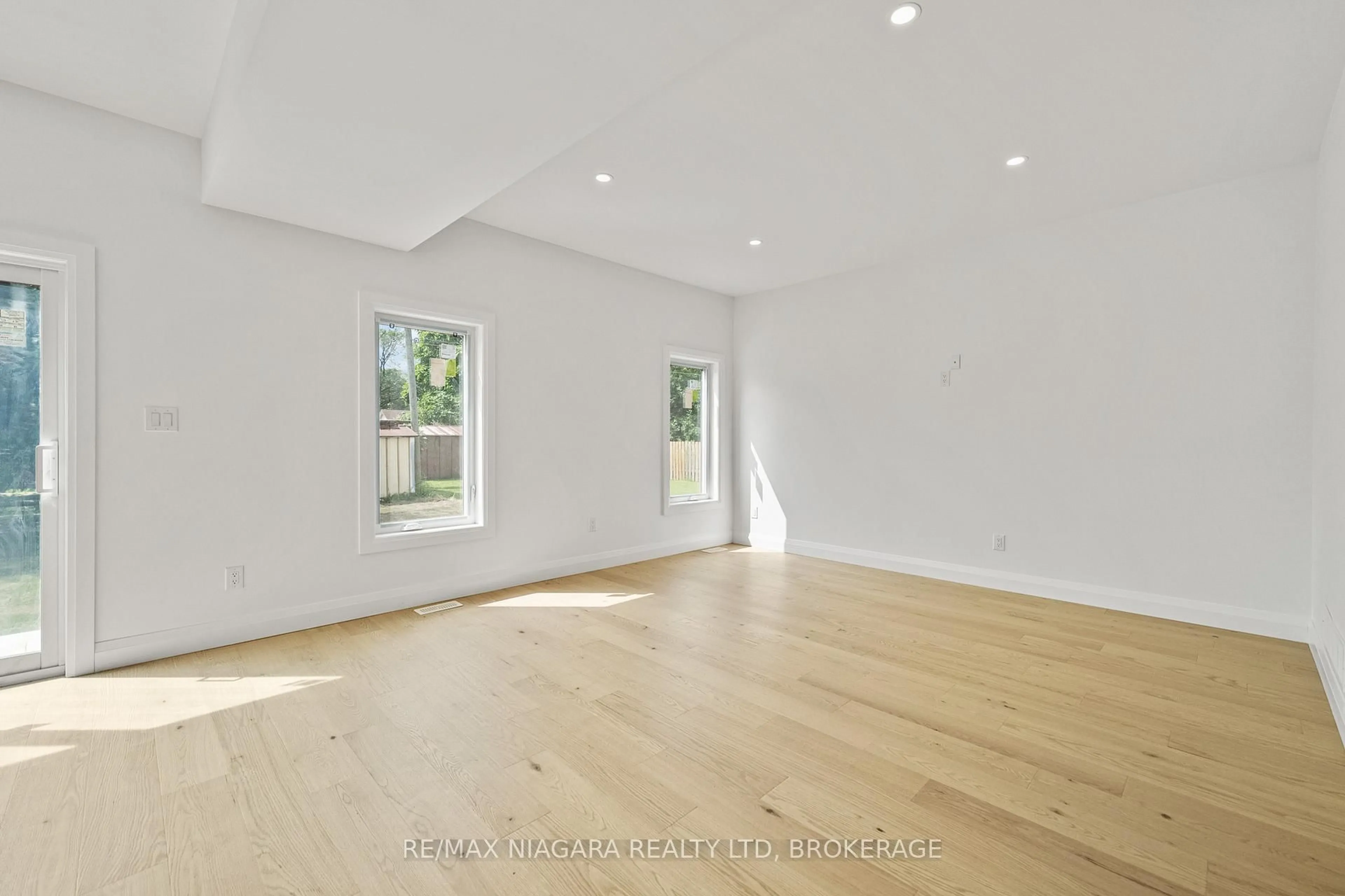 A pic of a room for 126 Chetwood St, St. Catharines Ontario L2S 2A9