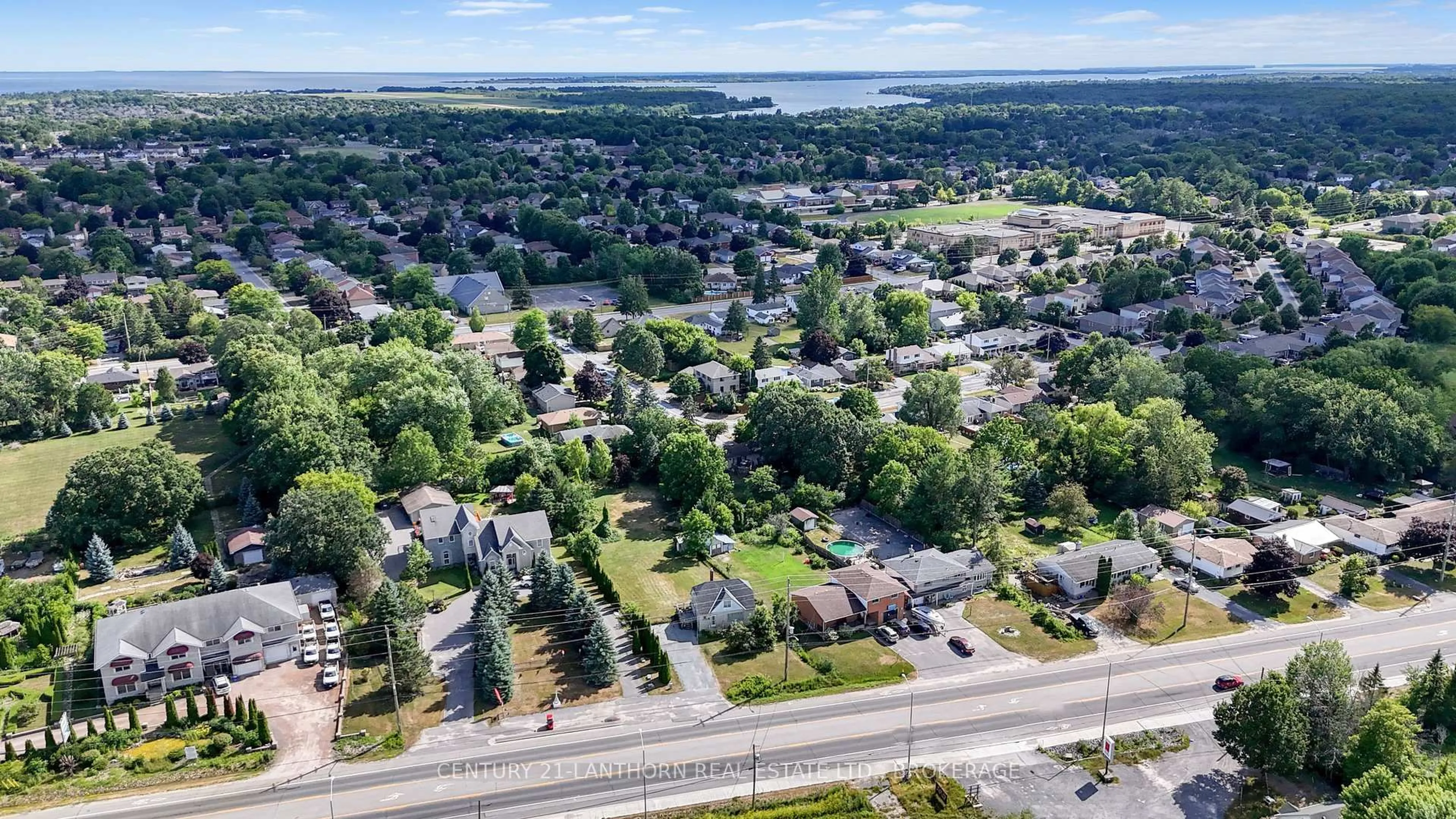 A pic from outside/outdoor area/front of a property/back of a property/a pic from drone, unknown for 2945 Princess St, Kingston Ontario K7L 4V2
