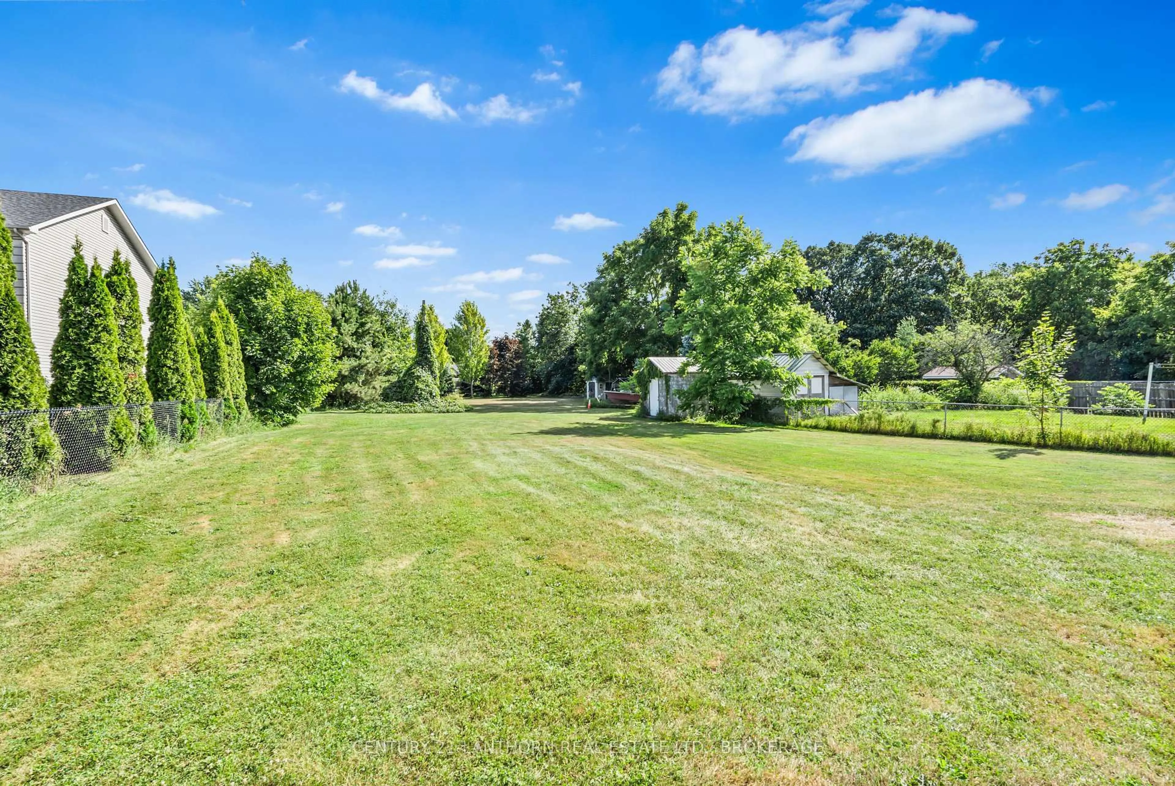 A pic from outside/outdoor area/front of a property/back of a property/a pic from drone, water/lake/river/ocean view for 2945 Princess St, Kingston Ontario K7L 4V2