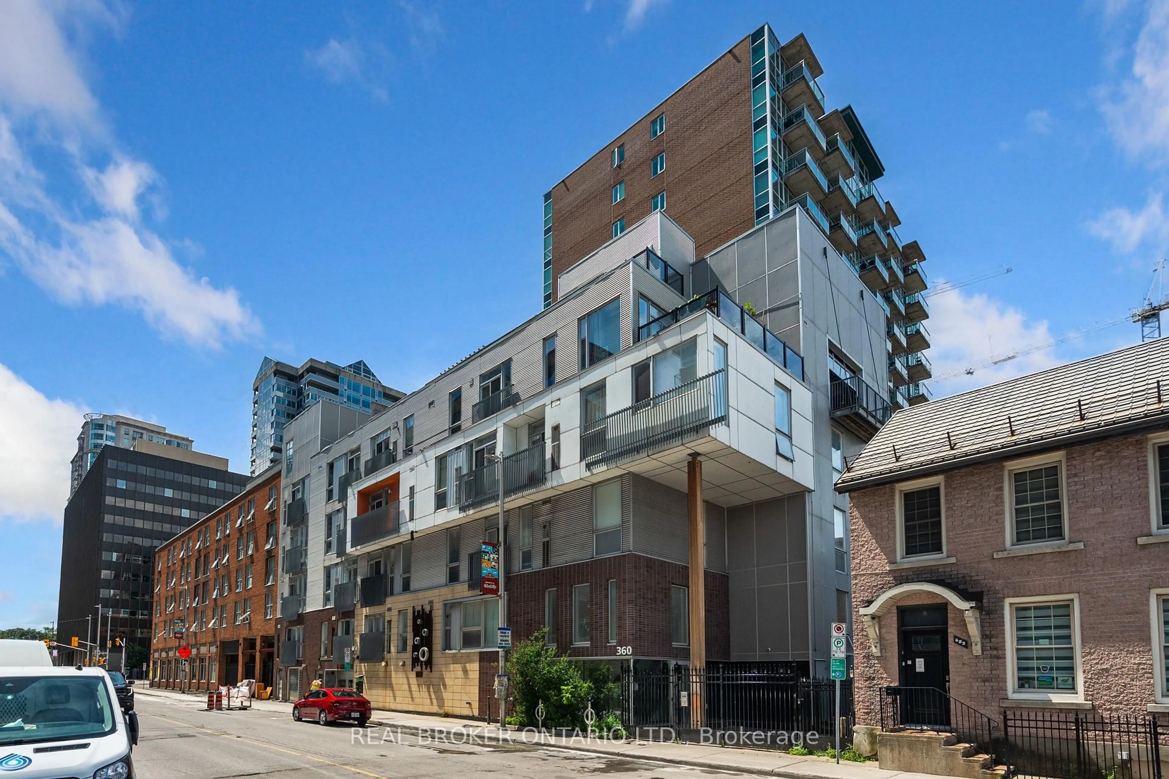 Patio, unknown for 360 Cumberland St #102, Ottawa Ontario K1N 0B1
