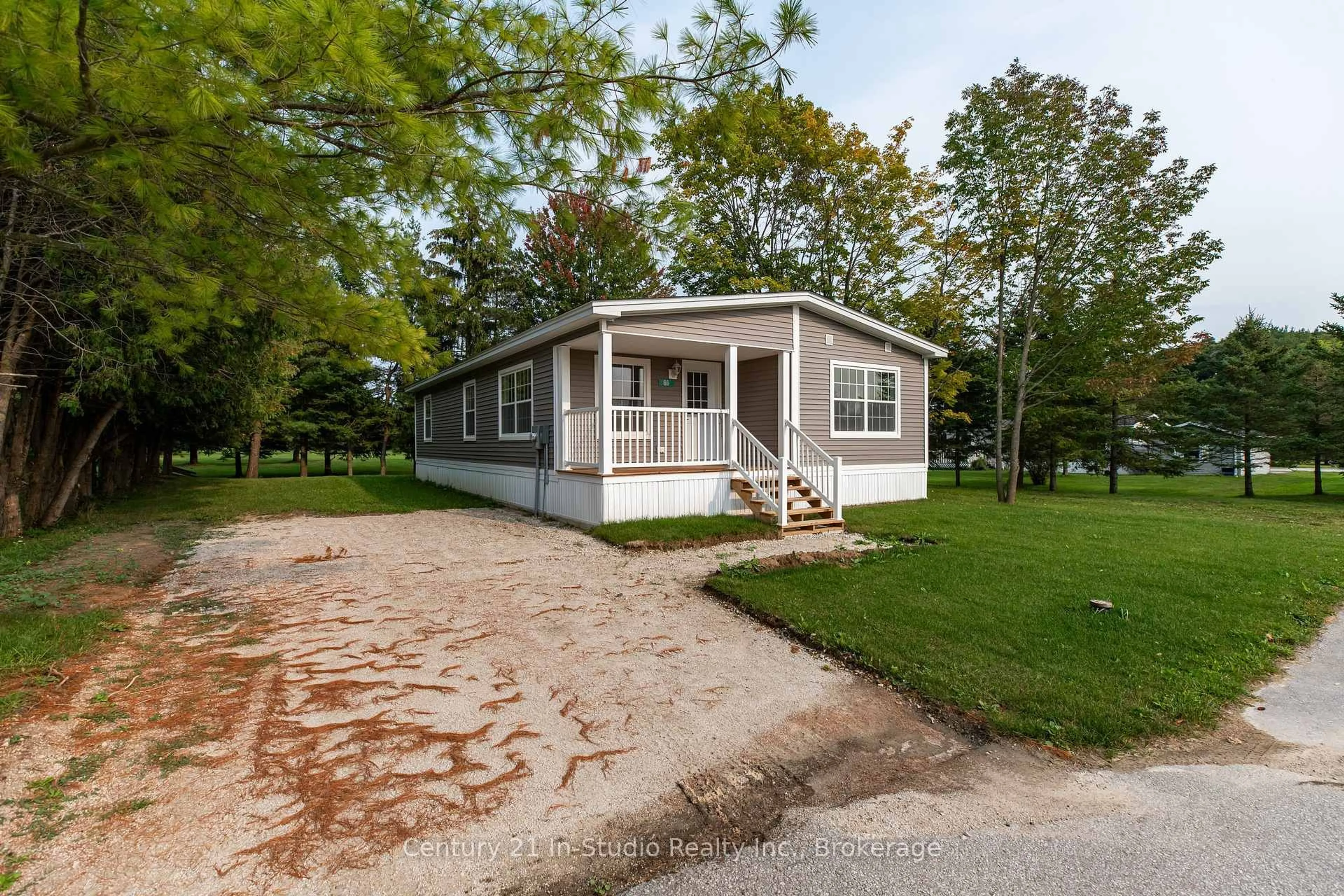 Home with vinyl exterior material, street for 66 Sussex Sq, Georgian Bluffs Ontario N4K 5N5