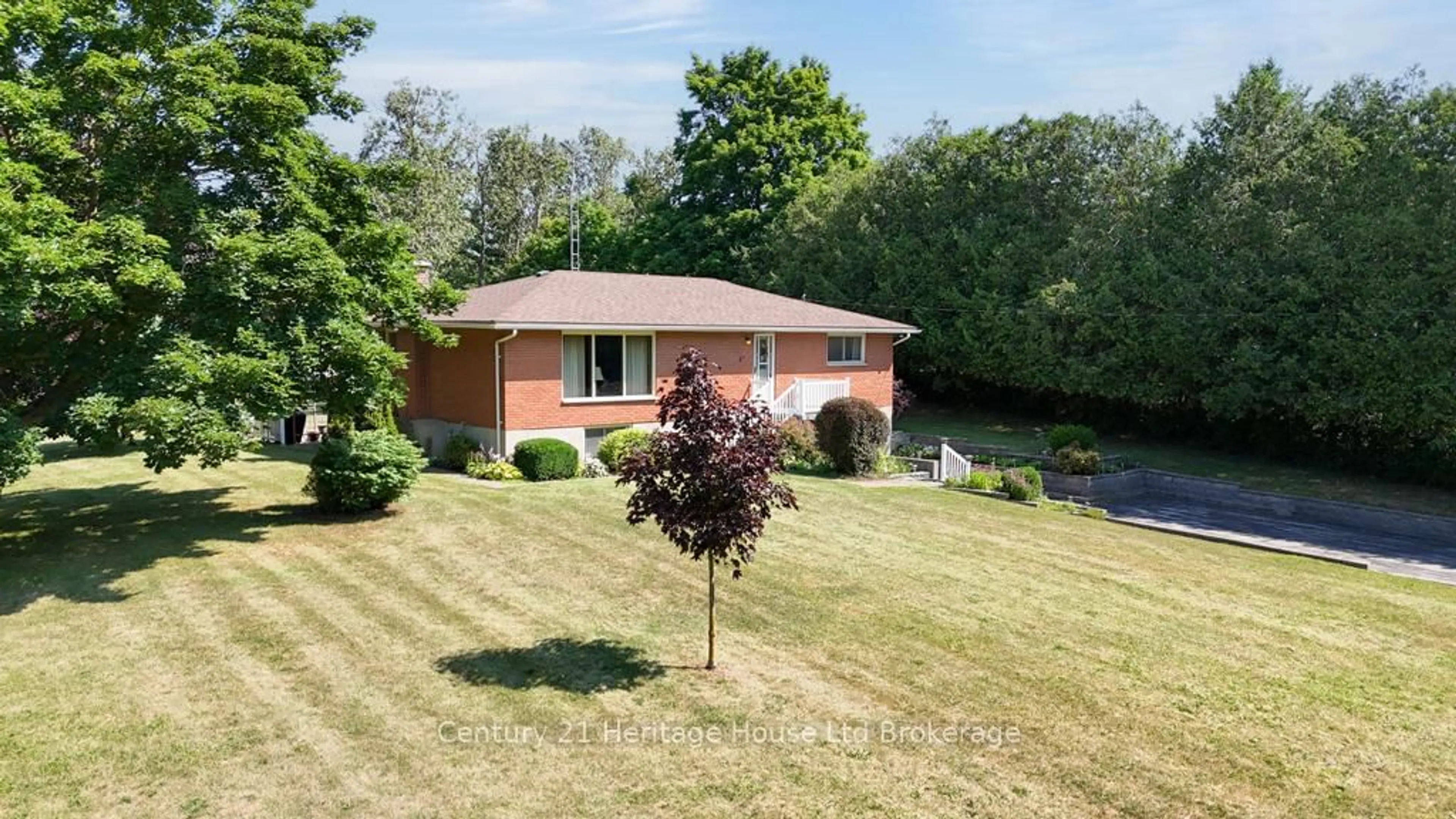 Home with brick exterior material, water/lake/river/ocean view for 403131 Robinson Rd, South-West Oxford Ontario N5C 3J7