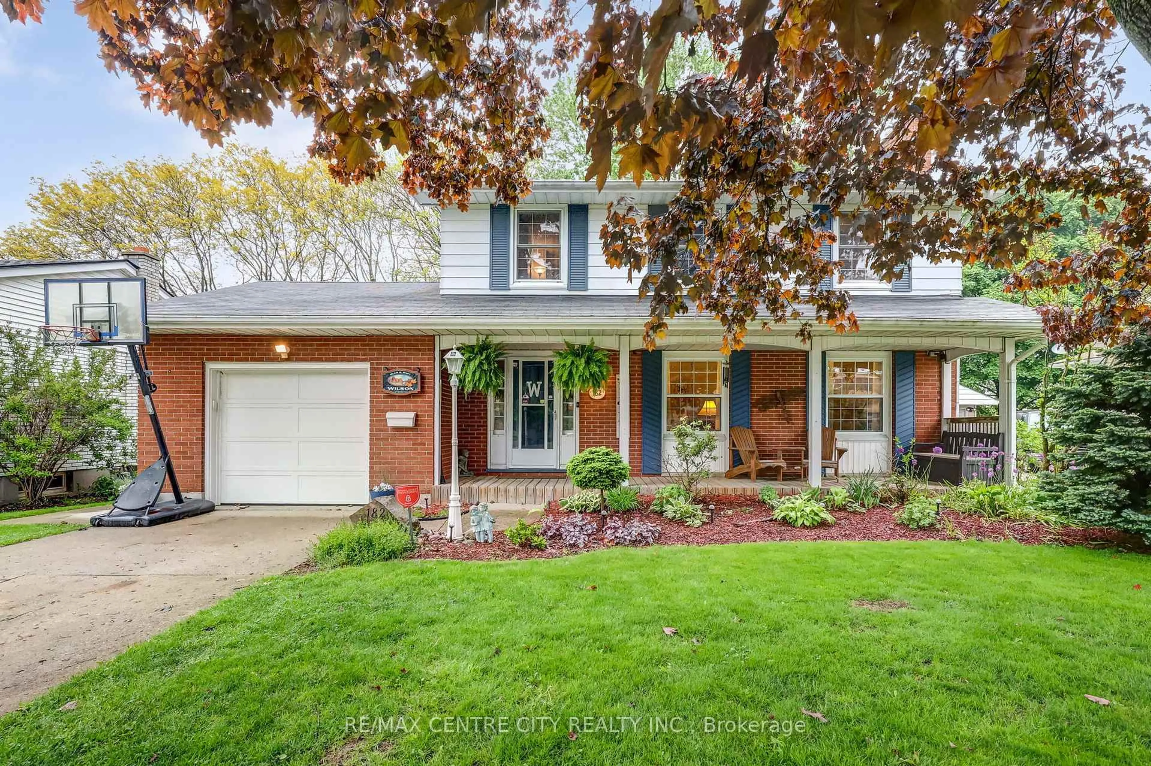 Home with brick exterior material, street for 182 Chestnut St, St. Thomas Ontario N5R 2B4