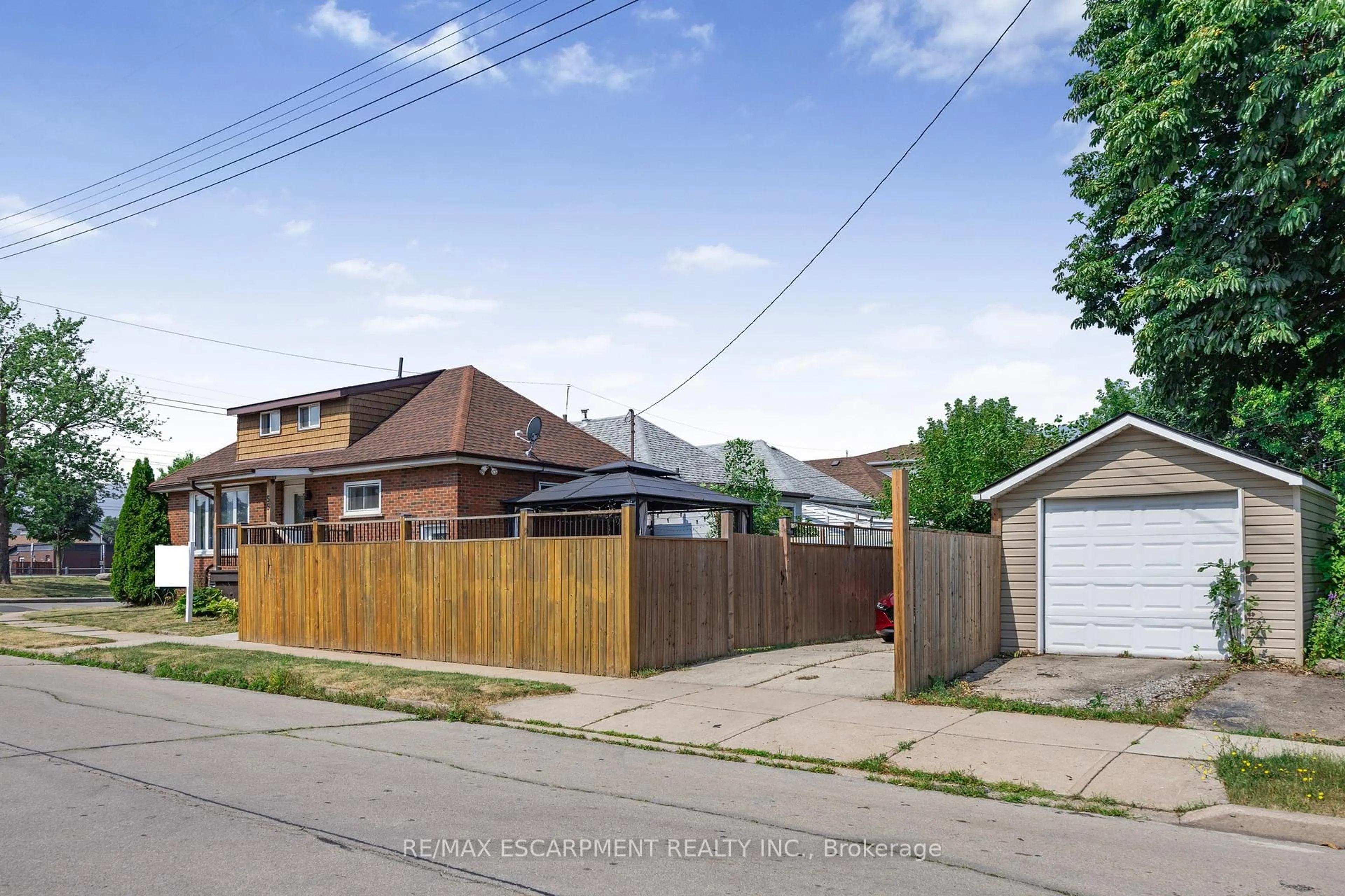 A pic from outside/outdoor area/front of a property/back of a property/a pic from drone, street for 55 Allan Ave, Hamilton Ontario L8H 2C8