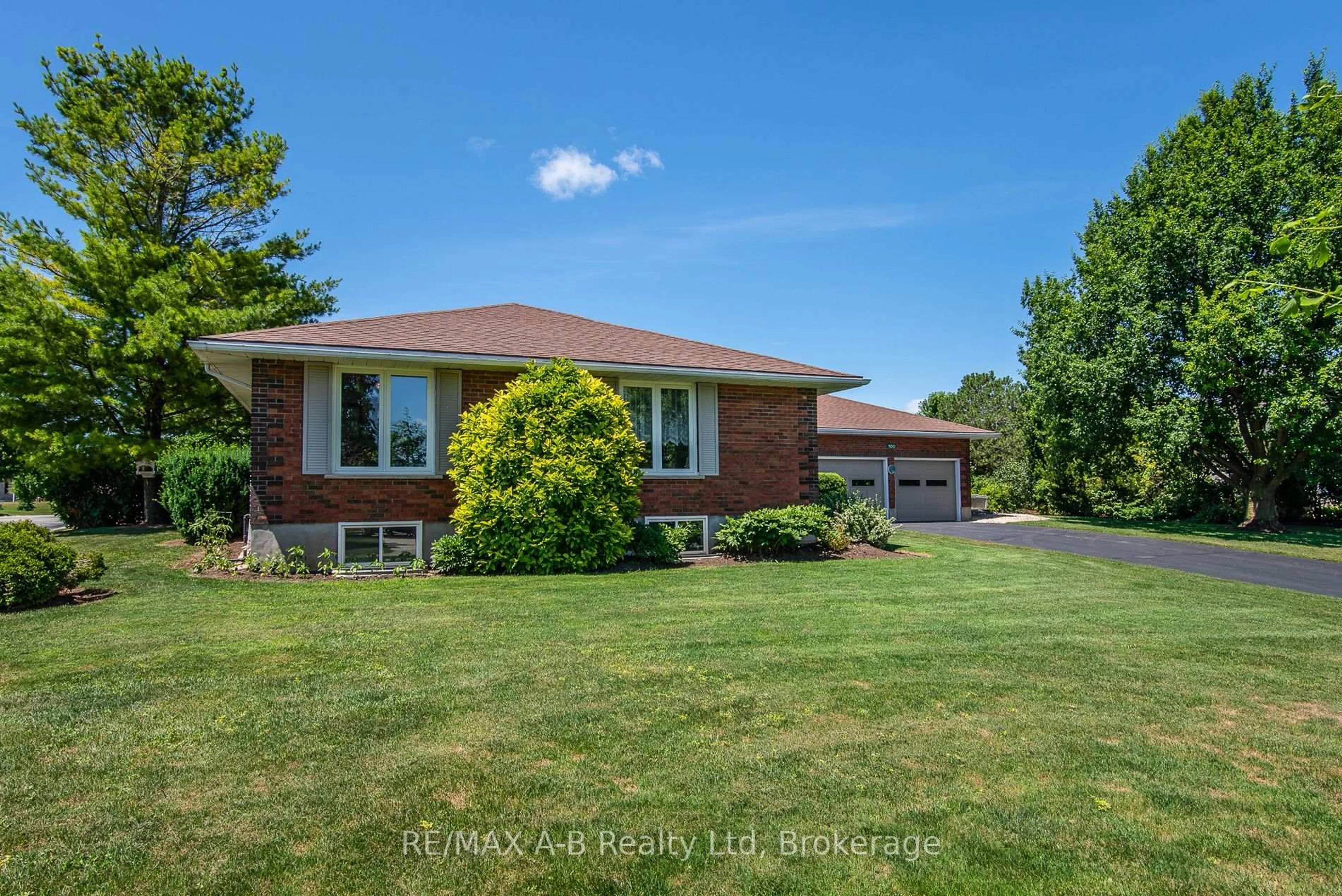 Home with brick exterior material, water/lake/river/ocean view for 100 Red Maple Lane, Perth East Ontario N0K 1X0