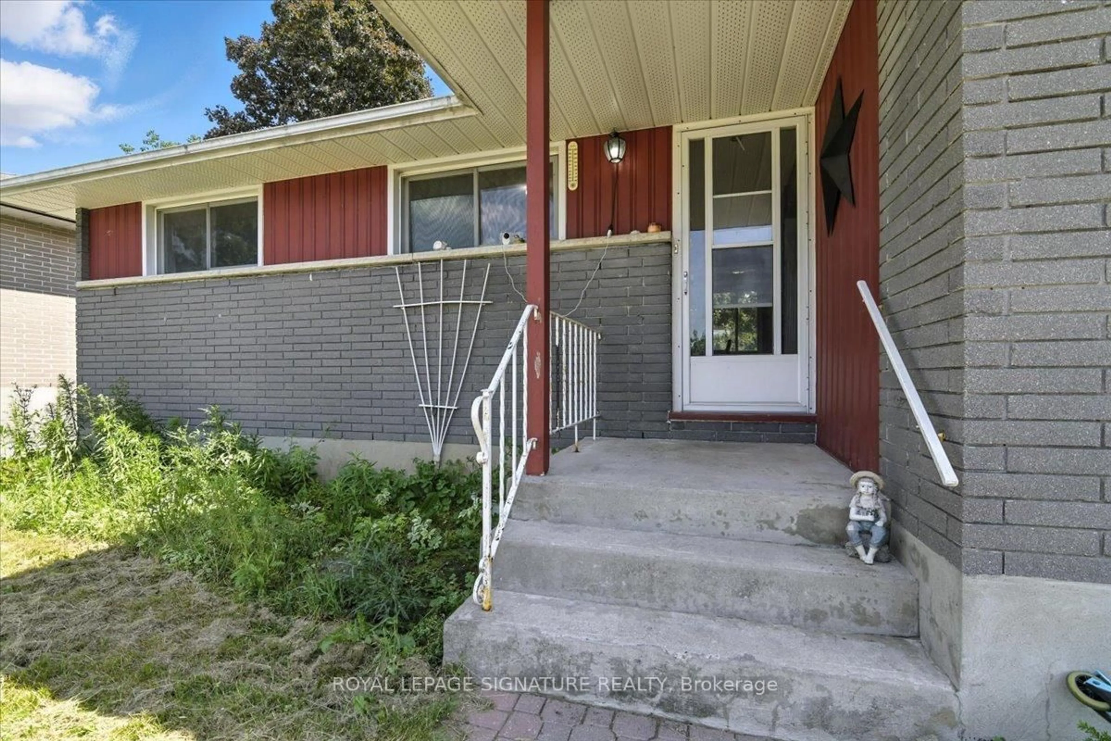 Home with brick exterior material, street for 505 Raymond St, Peterborough North Ontario K9H 5M7