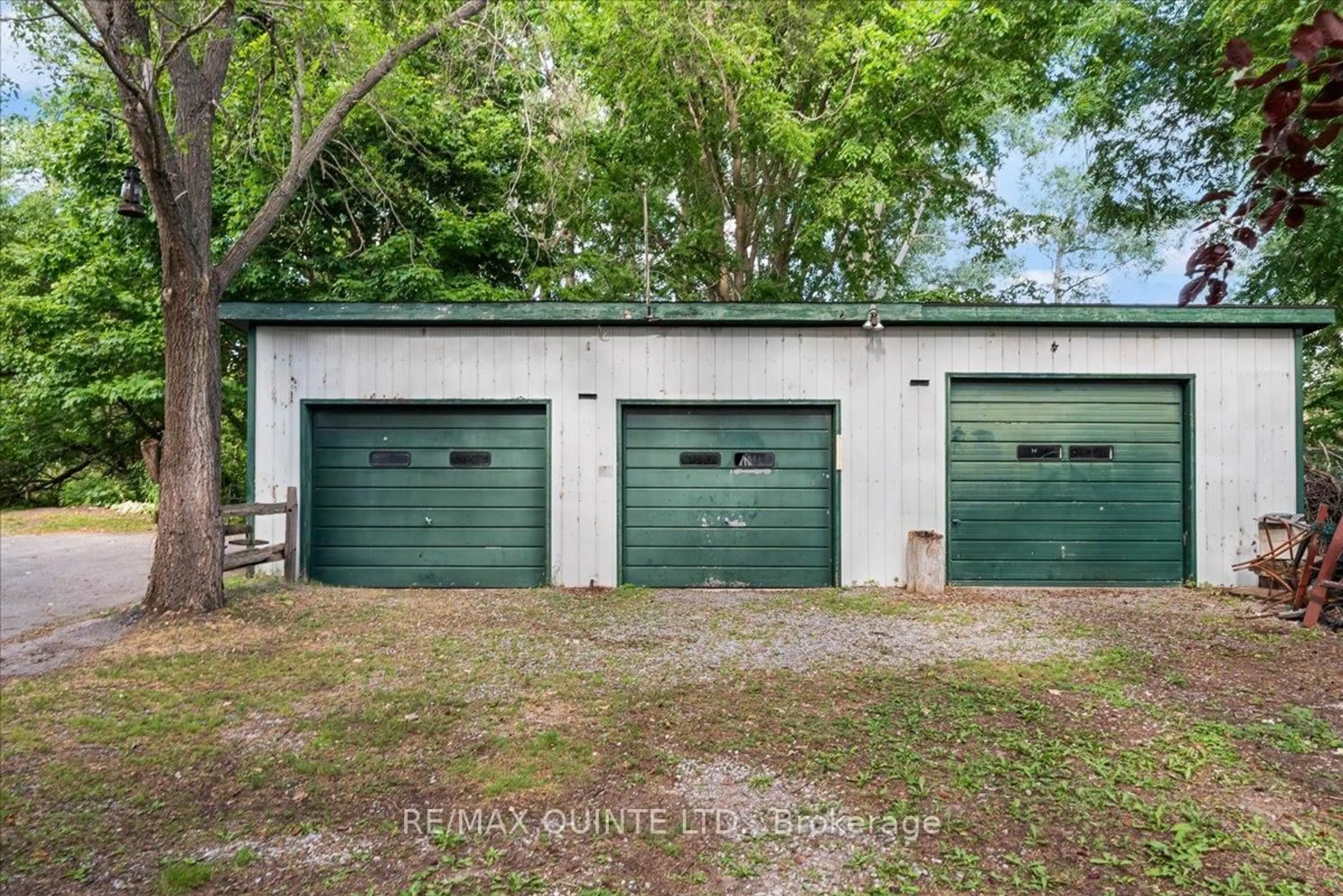 Indoor garage for 59 John St, Stirling Ontario K0K 3E0