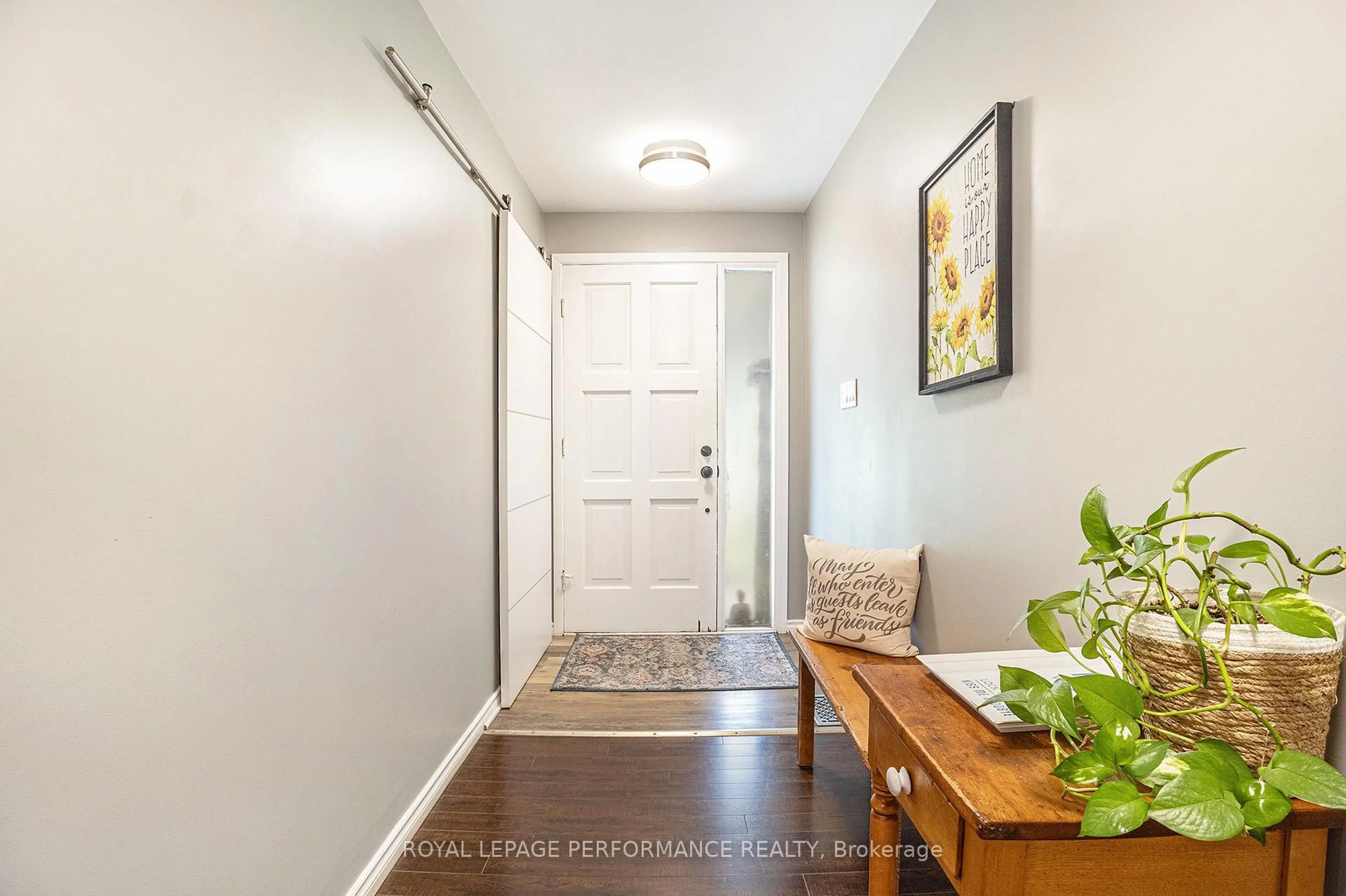 Indoor entryway for 15 Fair St, North Glengarry Ontario K0C 1T0