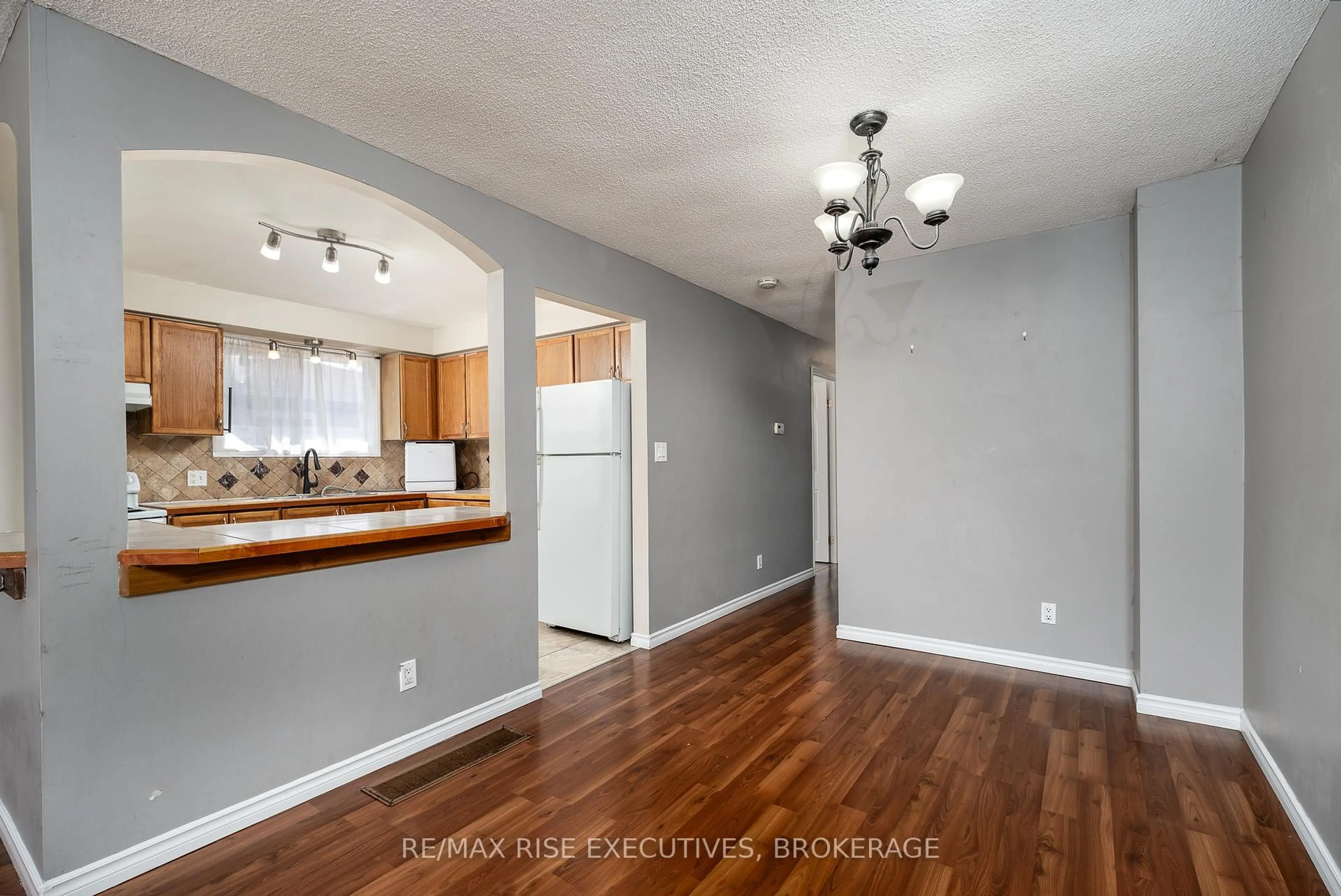 Open concept kitchen, unknown for 337 Owens Cres, Kingston Ontario K7M 8H8
