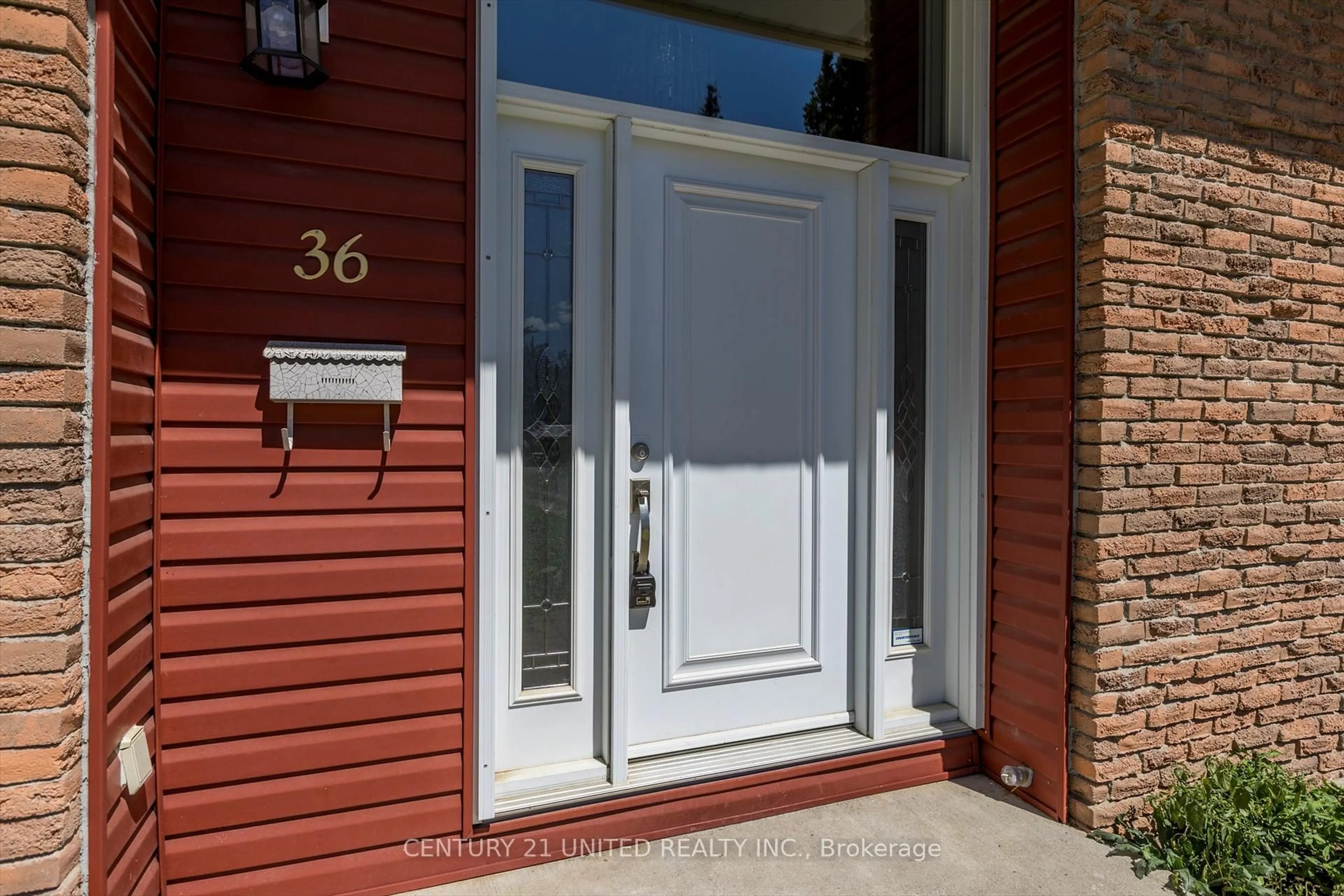 Indoor entryway for 36 Emily Manor Dr, Kawartha Lakes Ontario K0L 2W0