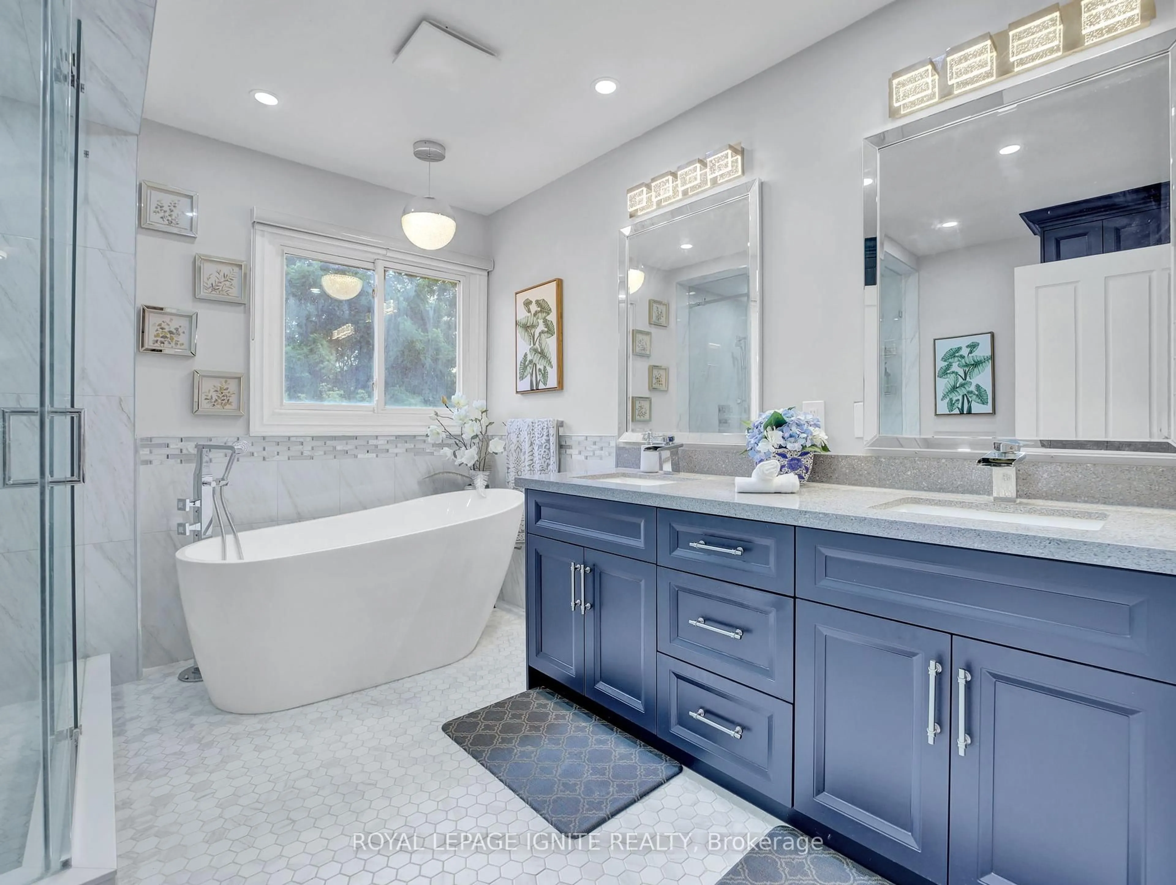 Contemporary bathroom, ceramic/tile floor for 114 Montmorency Dr, Hamilton Ontario L8K 6R1