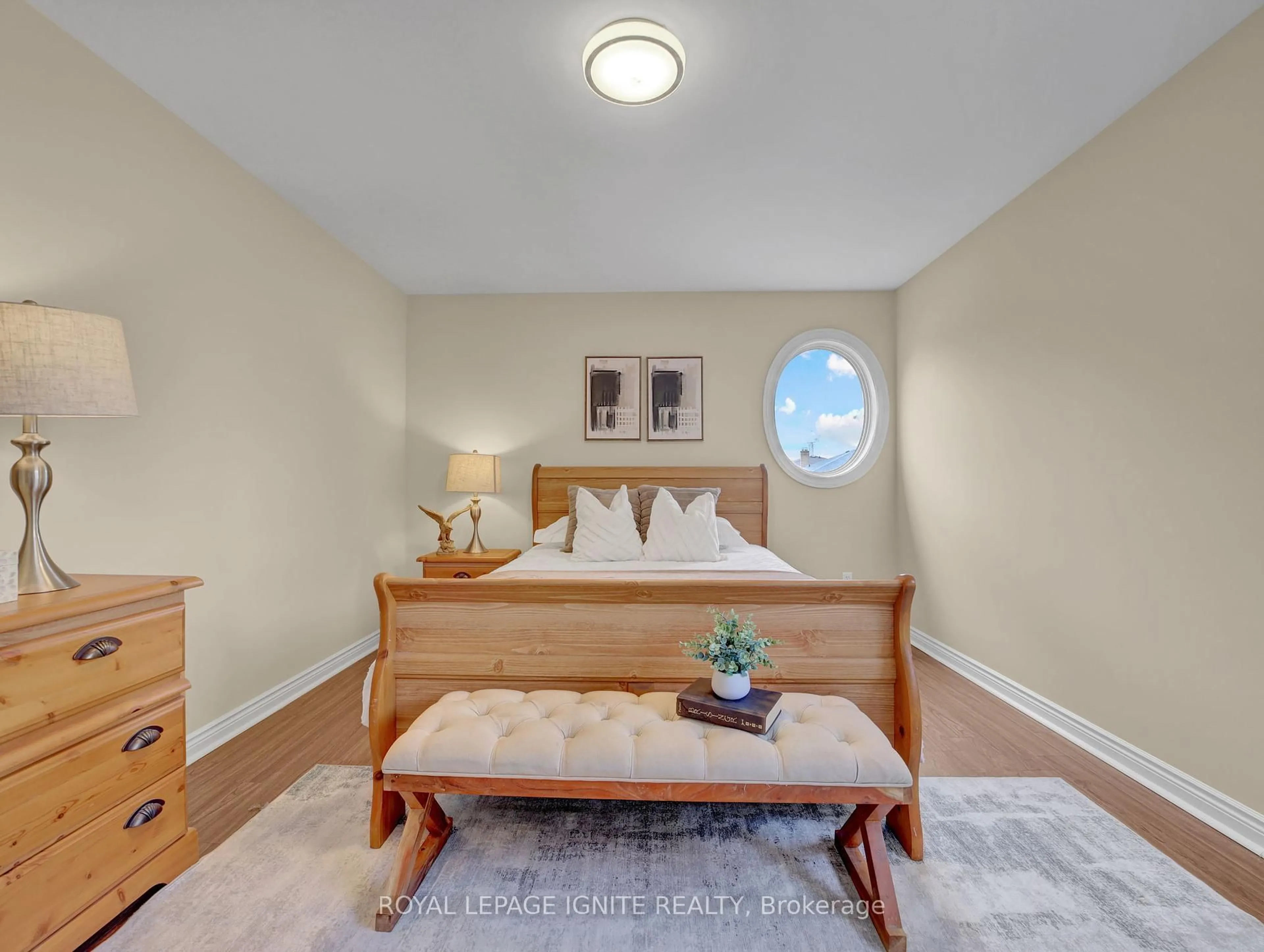 Bedroom with bed, unknown for 114 Montmorency Dr, Hamilton Ontario L8K 6R1