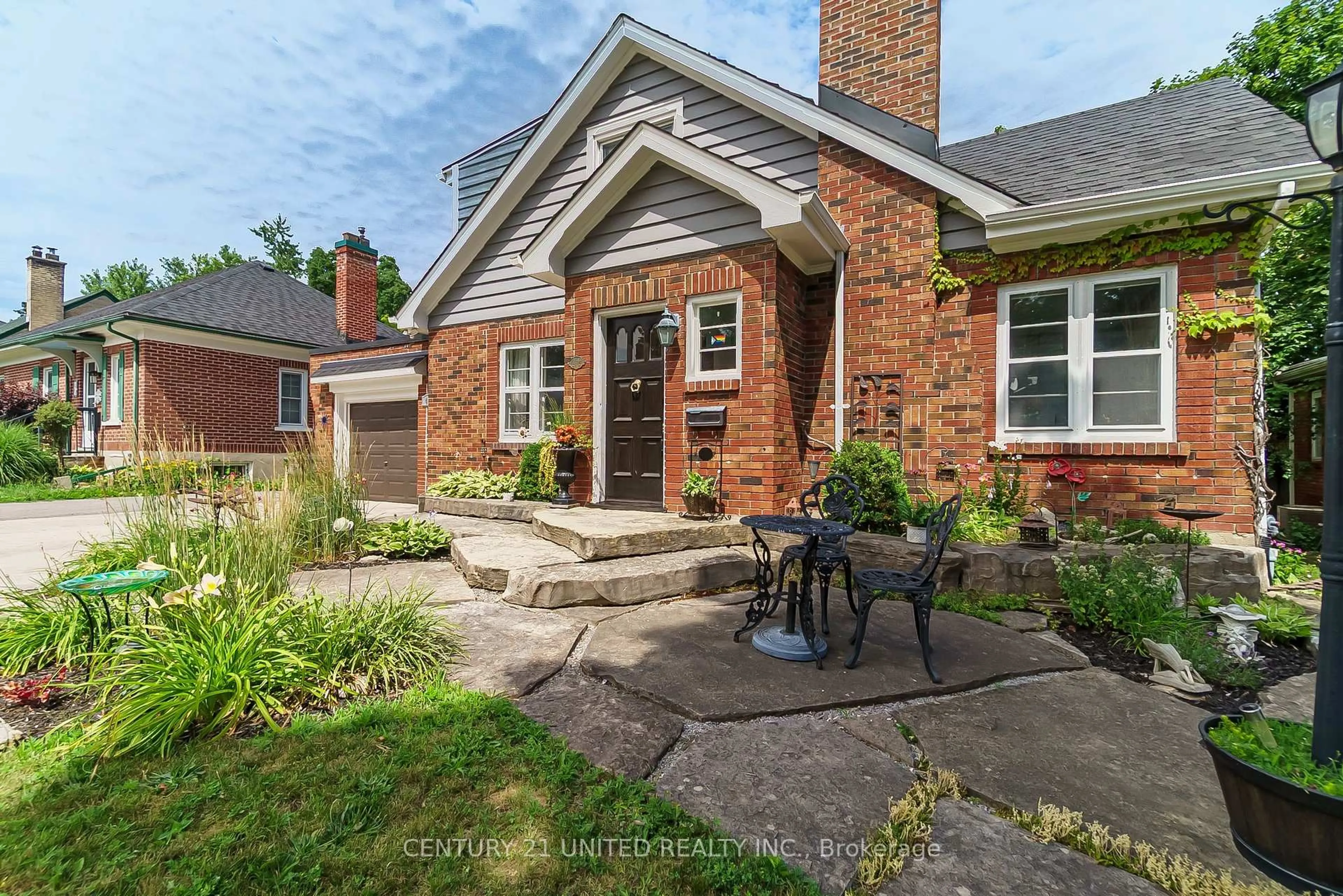 Home with brick exterior material, street for 474 Albertus Ave, Peterborough Central Ontario K9J 6A2