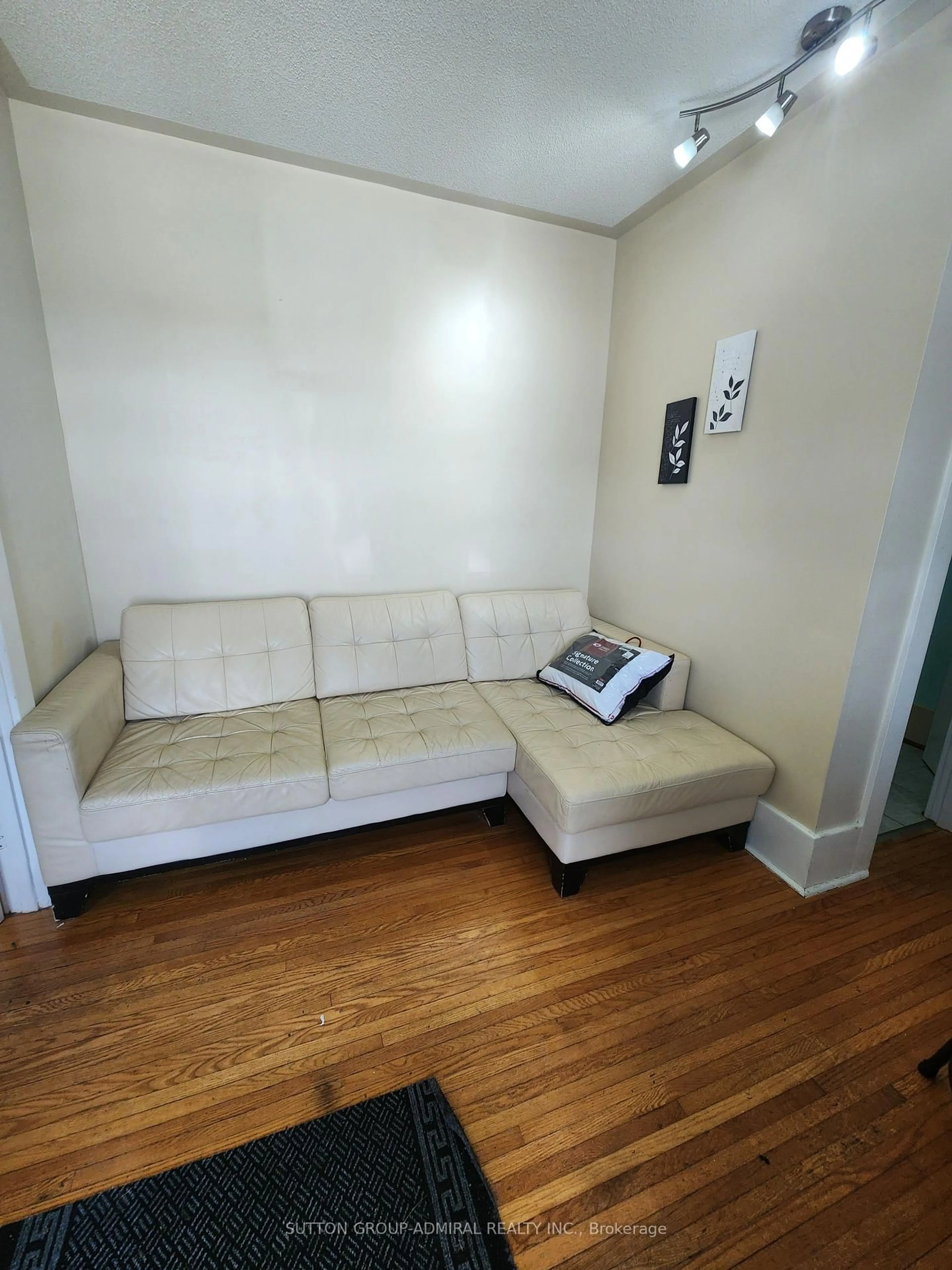 A pic of a room for 266 Nelson St, Kingston Ontario K7K 4M8