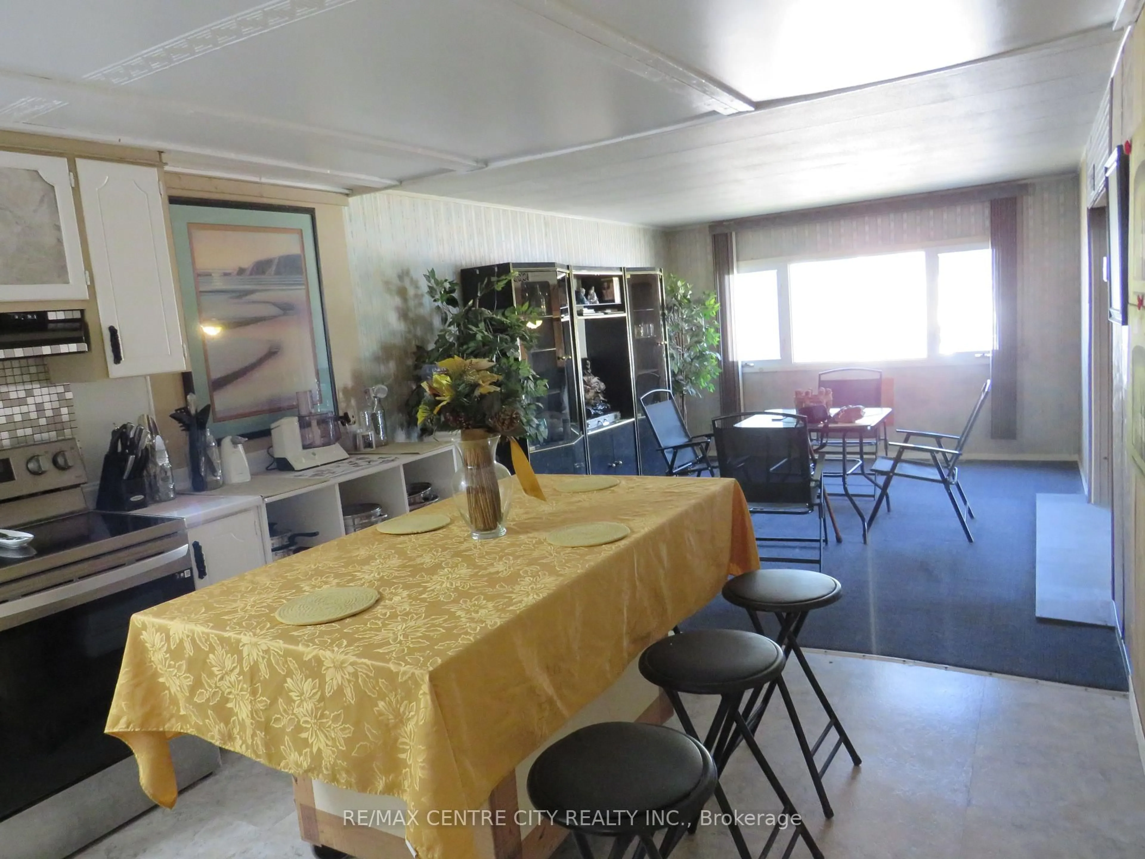 Dining room, unknown for 3902 Dundas St #4, Thames Centre Ontario N5V 5C6