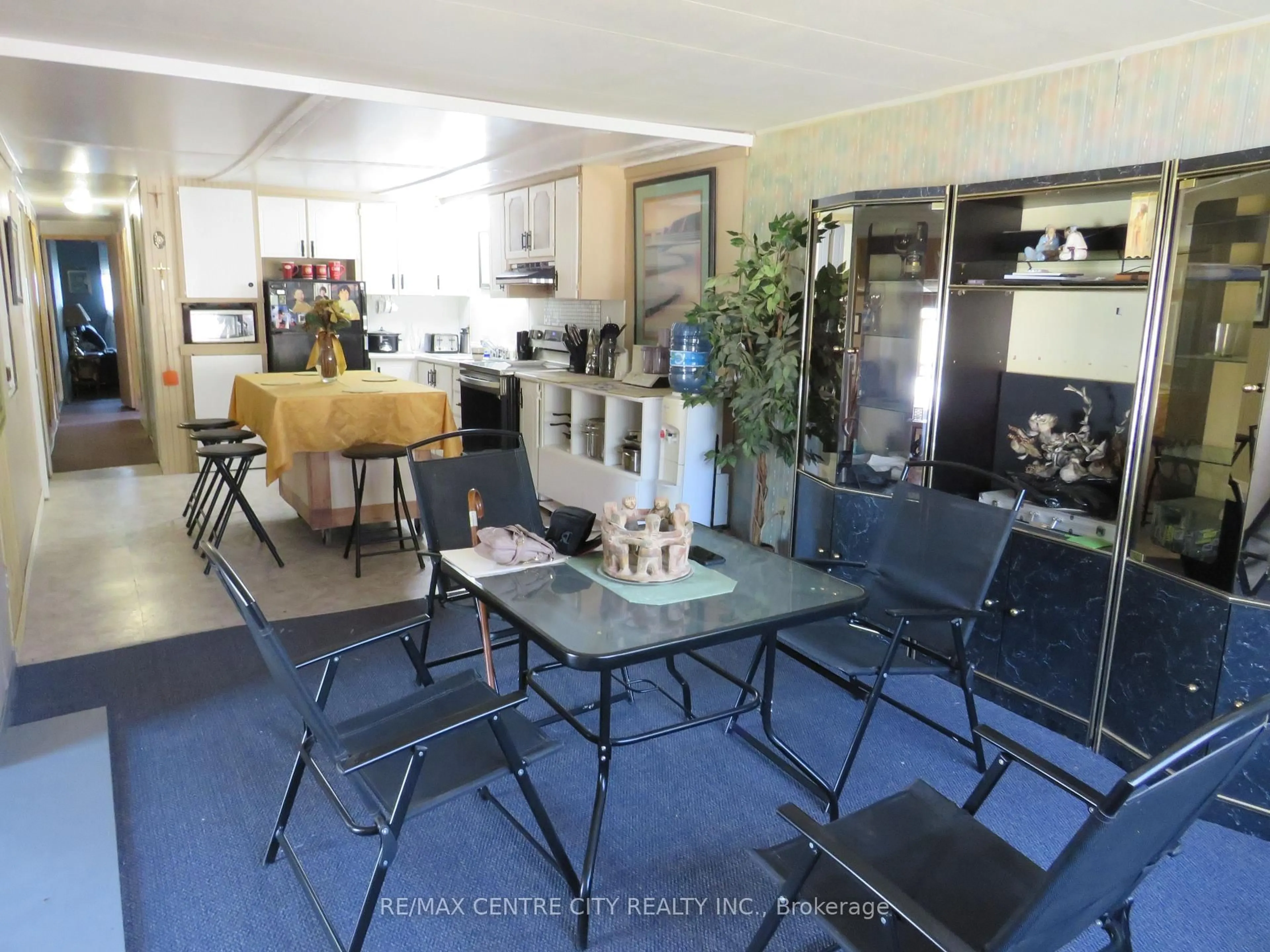 Unknown for 3902 Dundas St #4, Thames Centre Ontario N5V 5C6