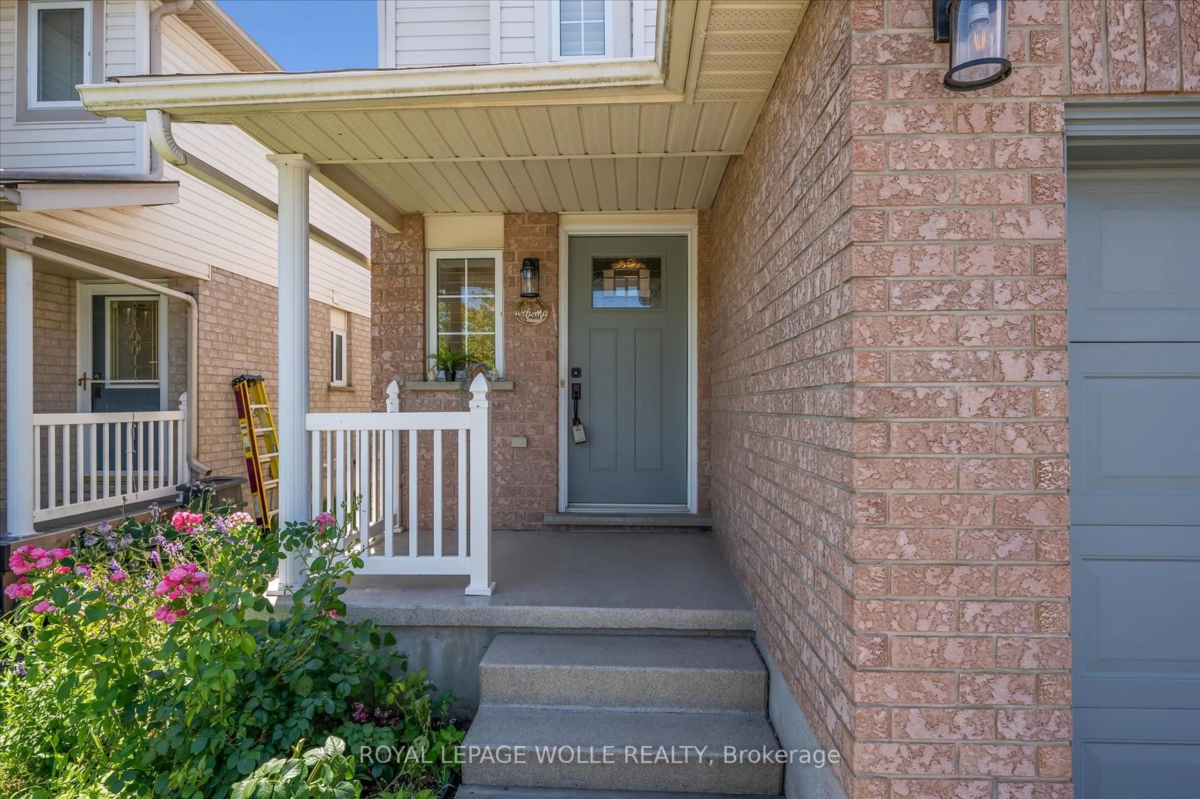 Indoor entryway for 47 COTTON GRASS St, Kitchener Ontario N2E 3T7