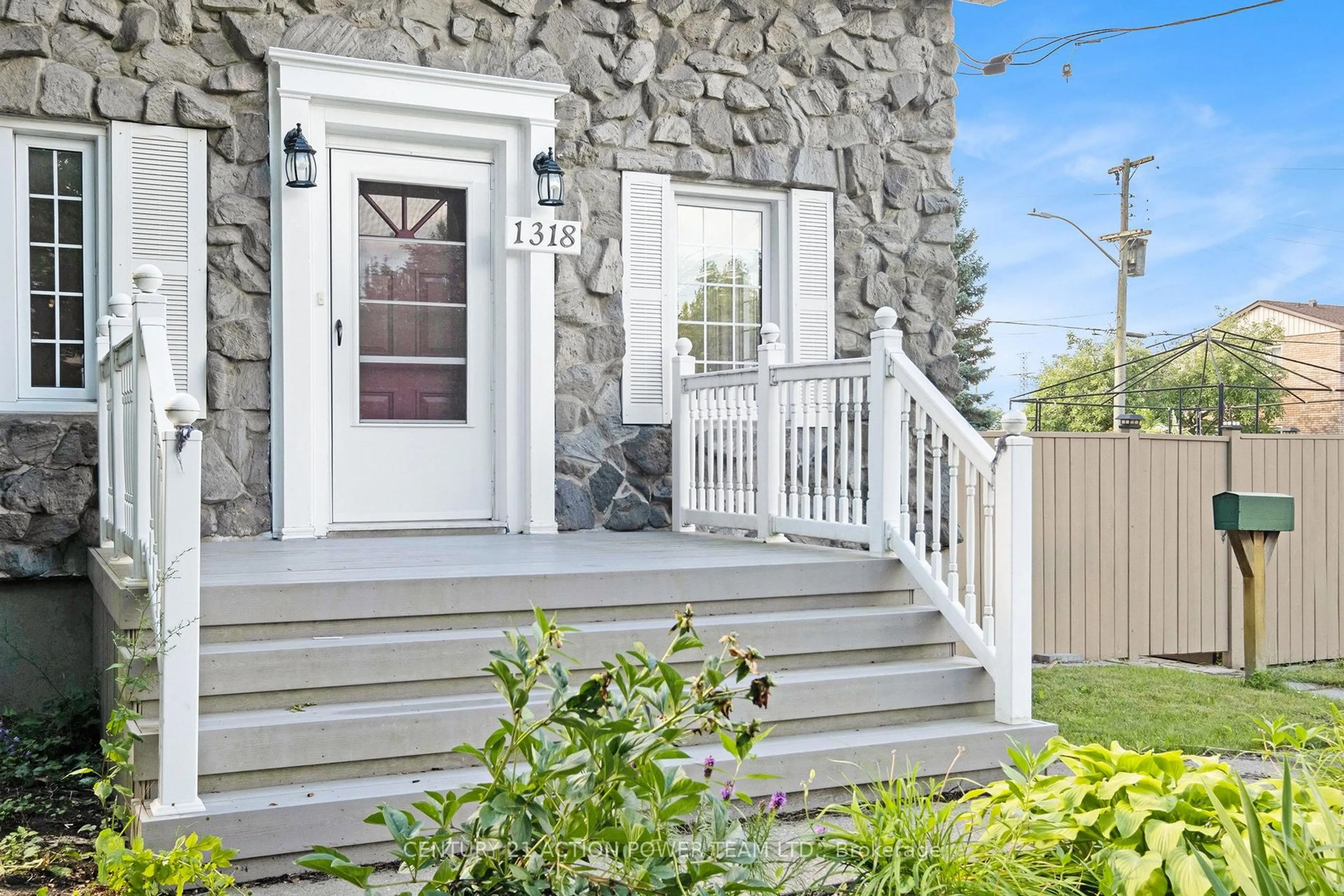 Unknown for 1318 Brookline Ave, Ottawa Ontario K1V 6S3
