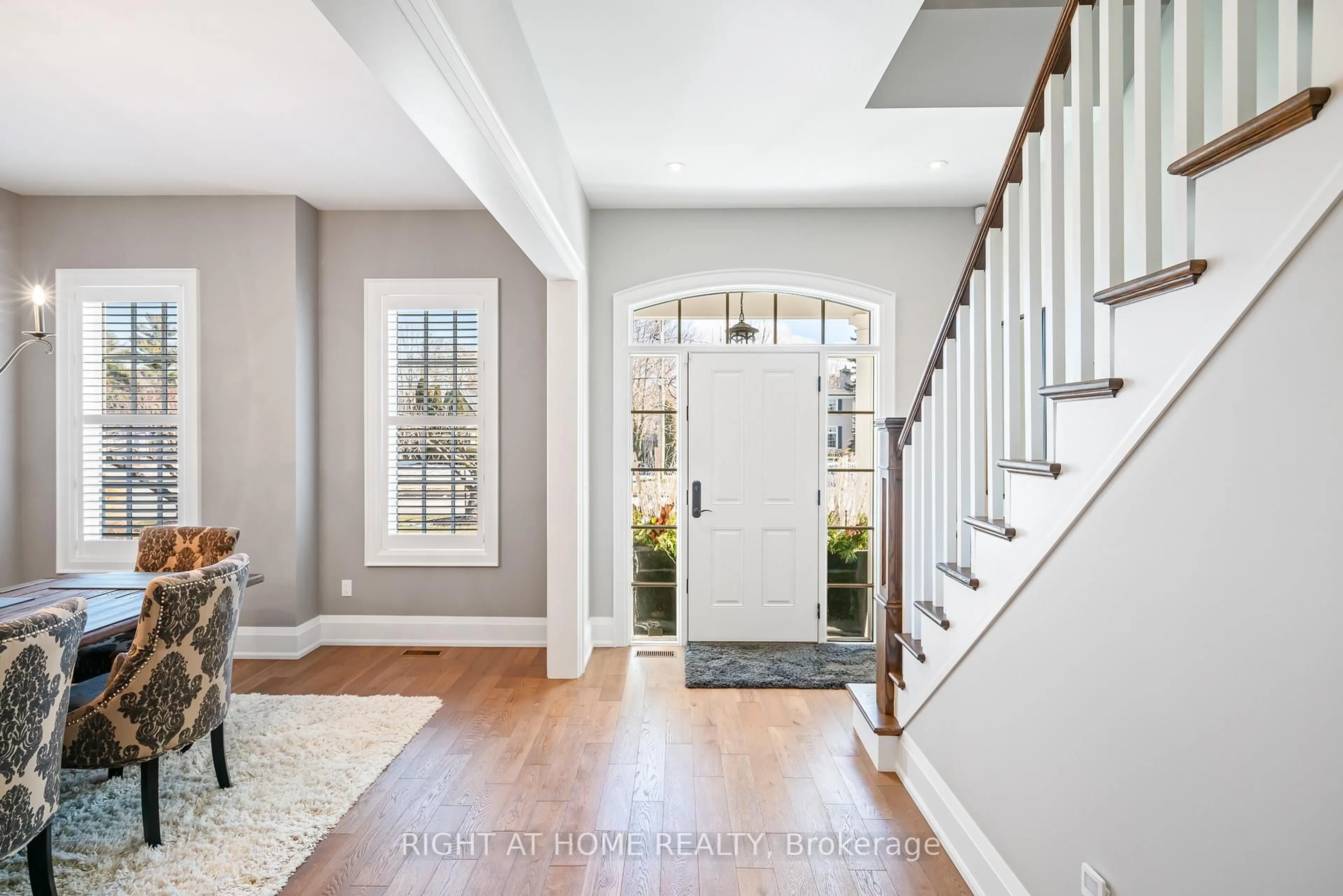Indoor entryway for 507 Mississagua St, Niagara-on-the-Lake Ontario L0S 1J0