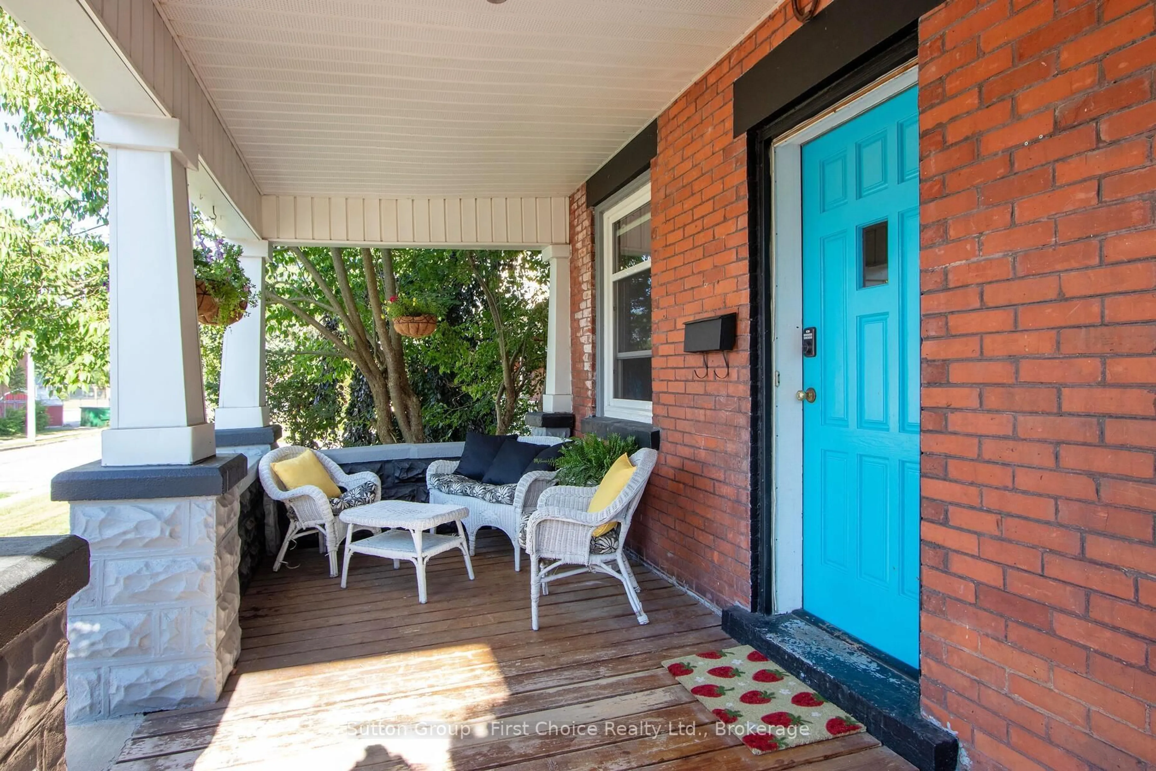 Patio, street for 29 Grange St, Stratford Ontario N5A 3P7