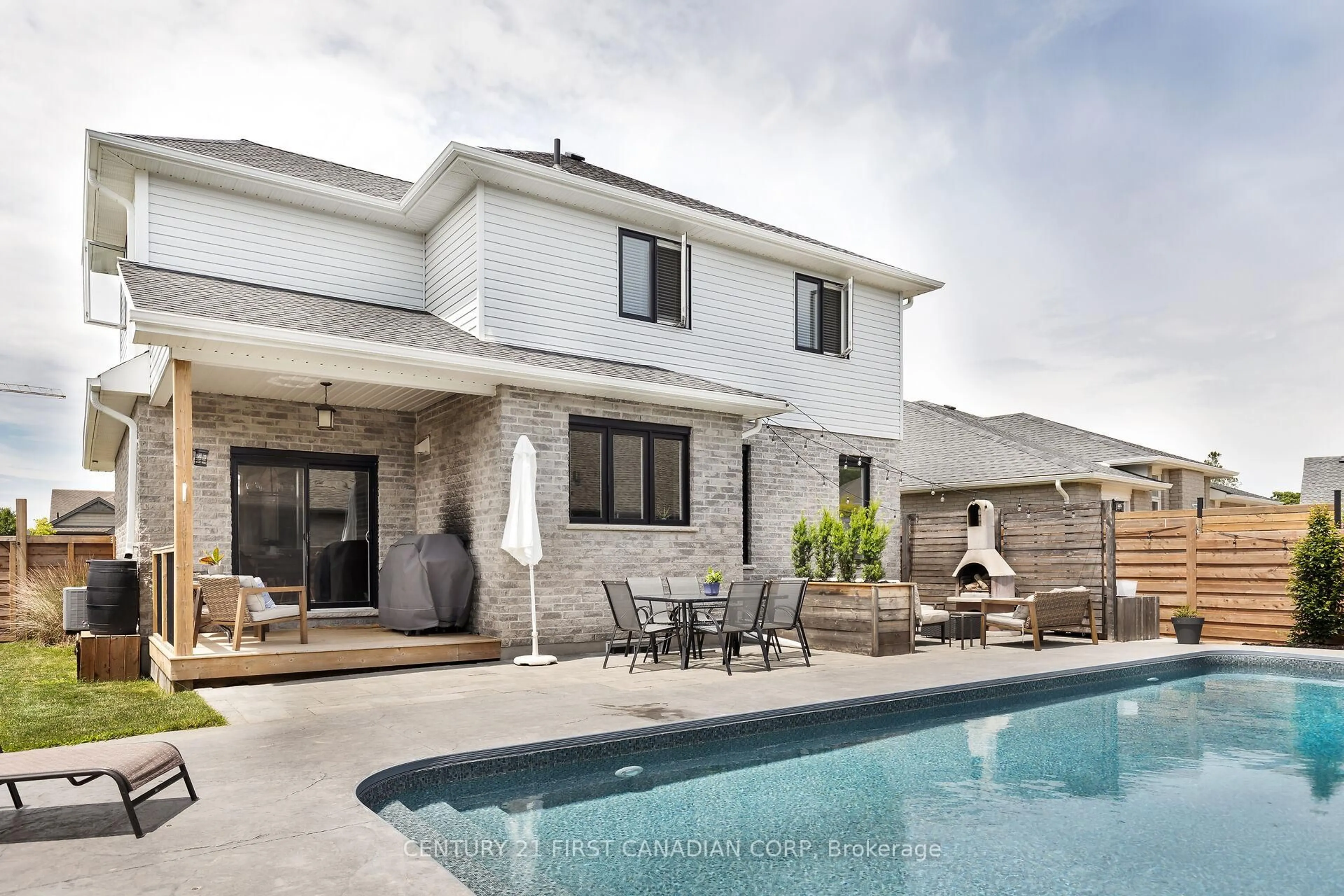 Unknown for 114 Old Field Lane, Central Elgin Ontario N5L 0A9