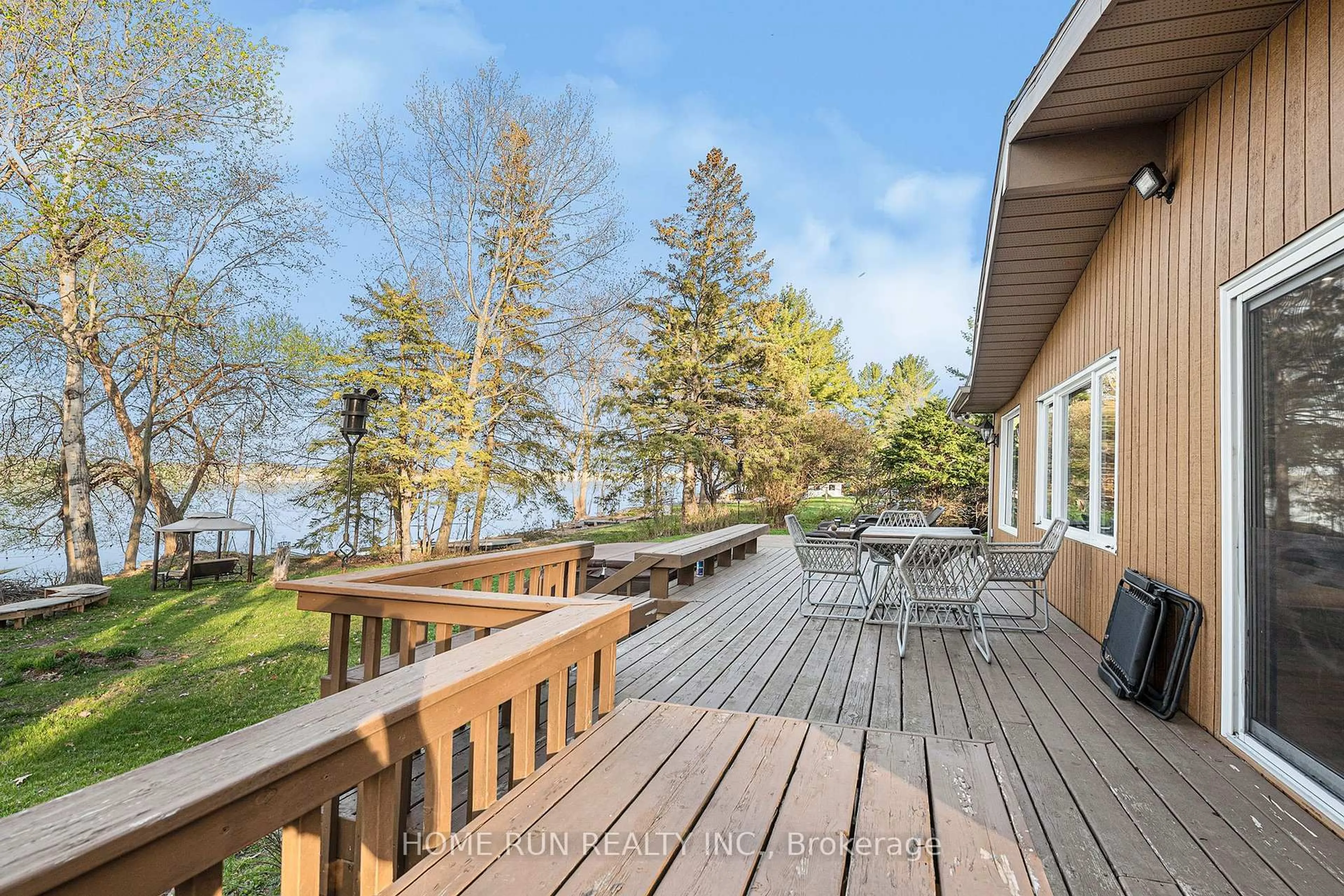 Patio, water/lake/river/ocean view for 2840 BARLOW Cres, Ottawa Ontario K0A 1T0