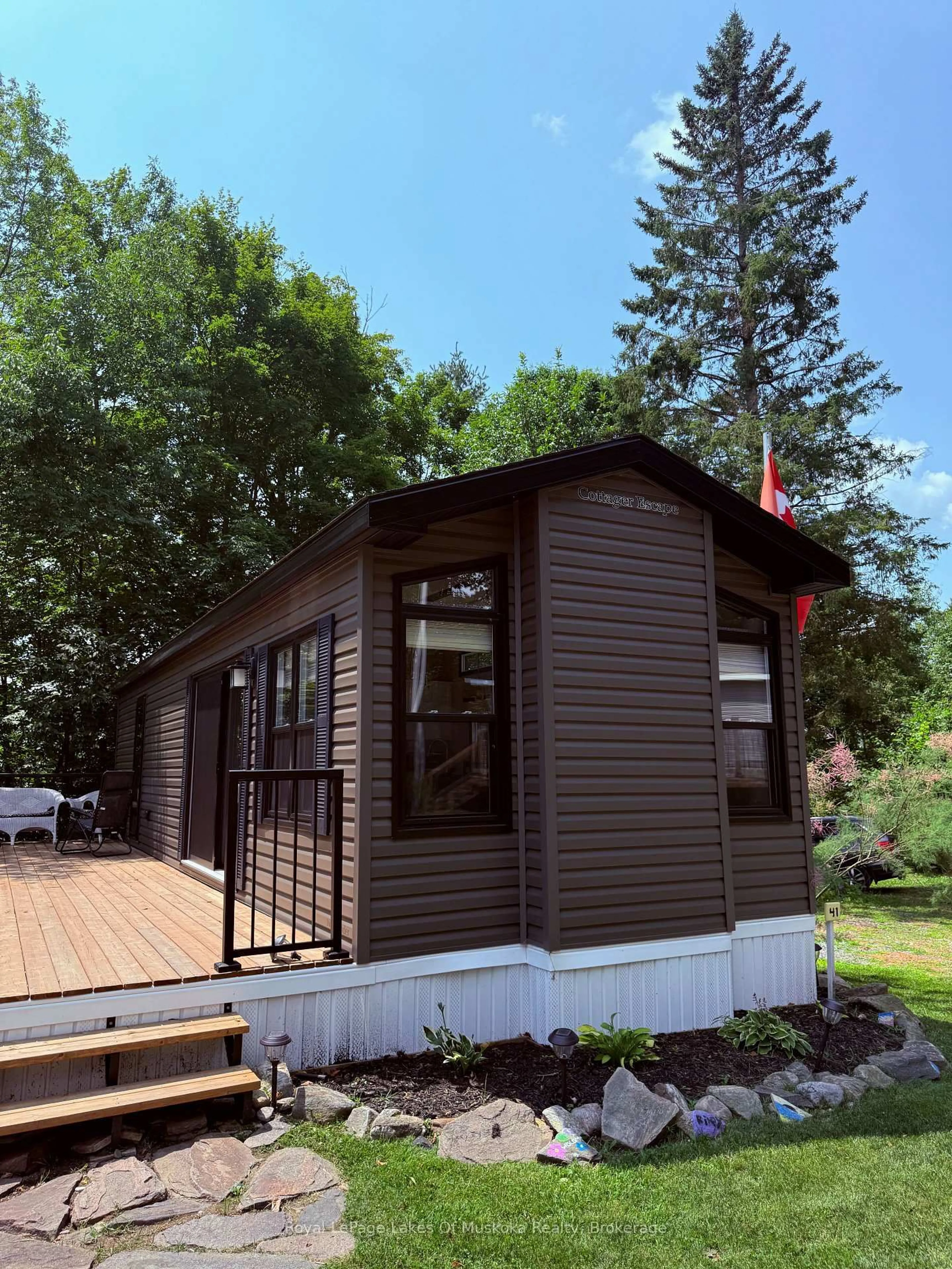 Home with vinyl exterior material, street for 1005 Stephens Bay Rd #Lot 41, Bracebridge Ontario P1L 1X2