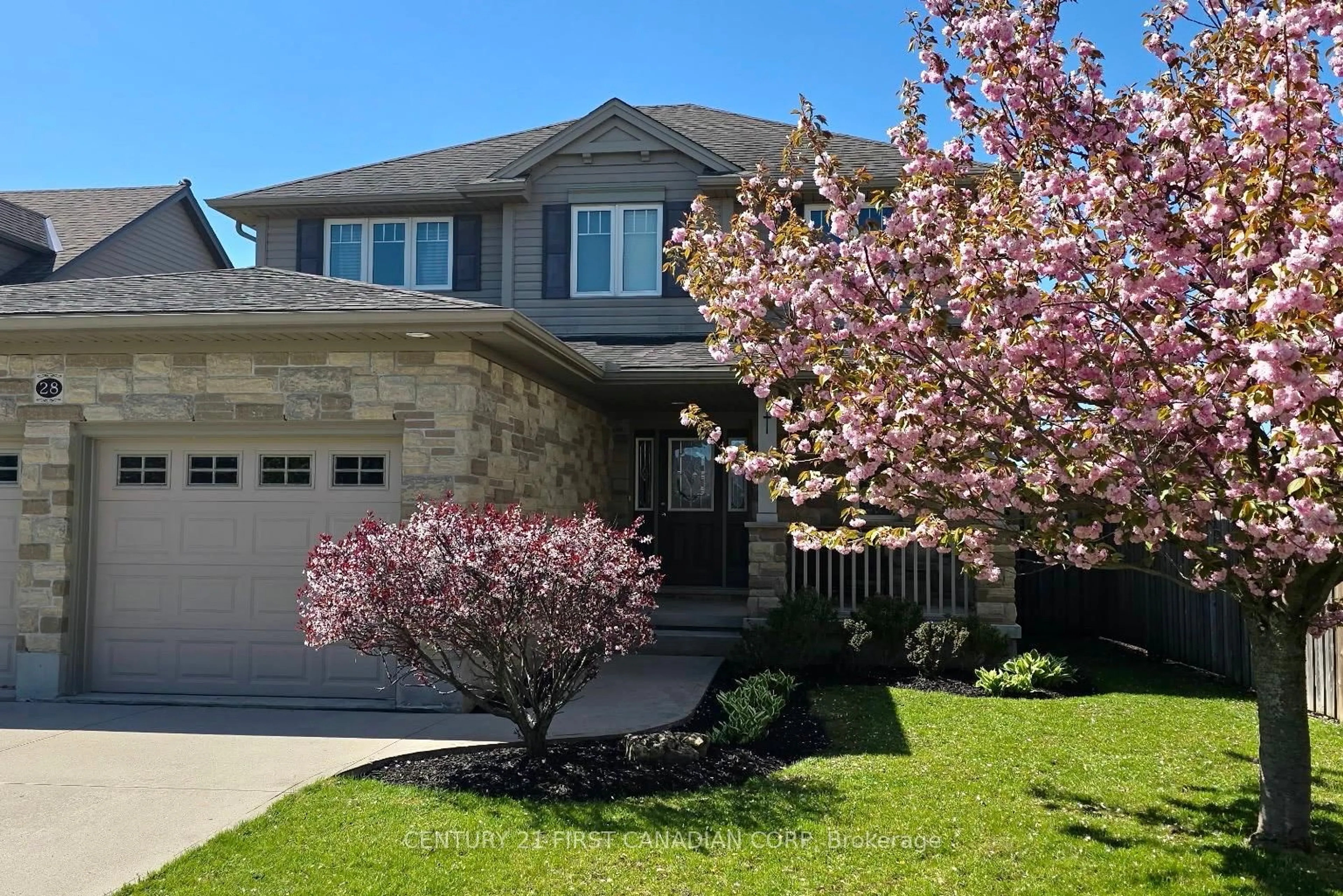 Home with brick exterior material, street for 28 Circlewood Dr, St. Thomas Ontario N5P 0A6