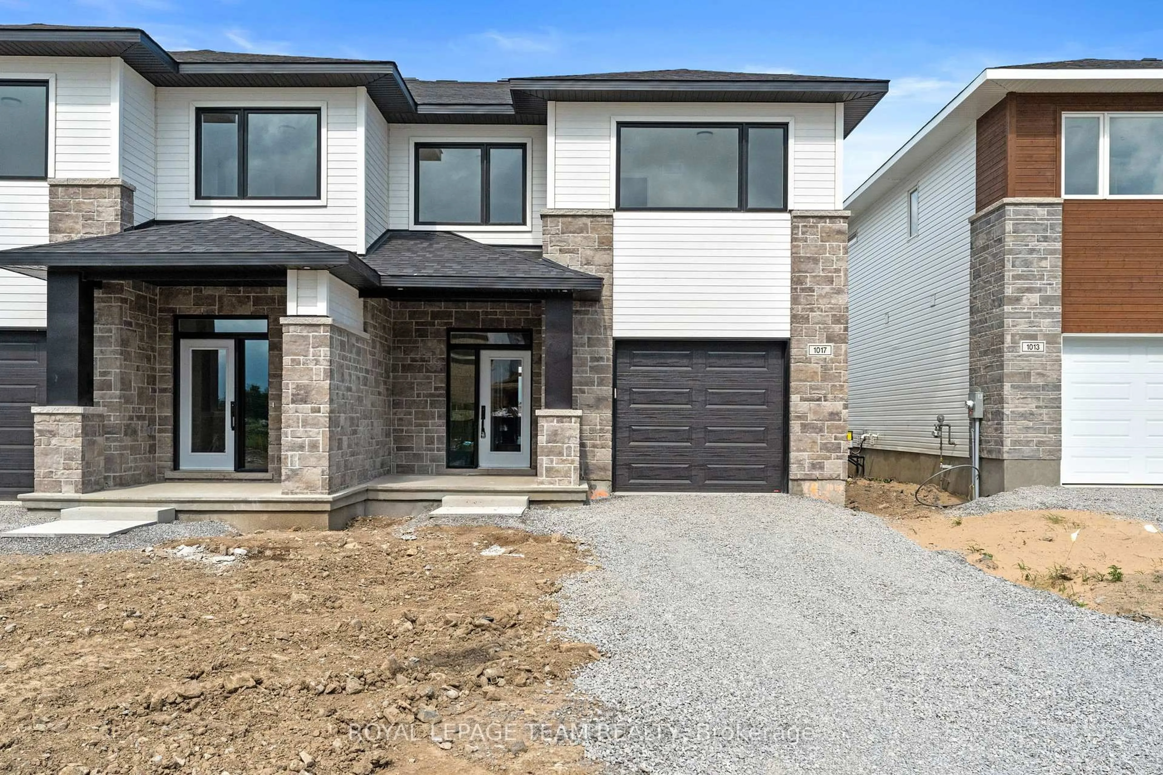 Home with brick exterior material, street for 1017 MOORE St, Brockville Ontario K6V 7N1