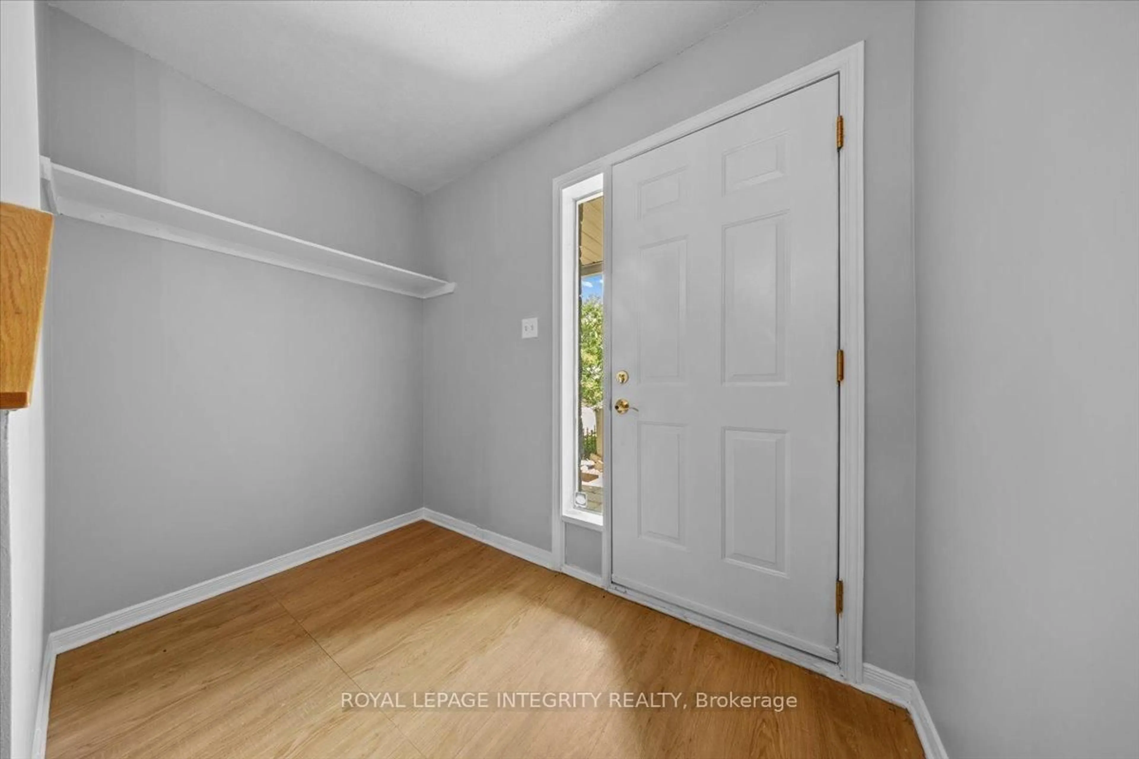 Indoor entryway for 209 Arcola Private, Ottawa Ontario K1K 4X1
