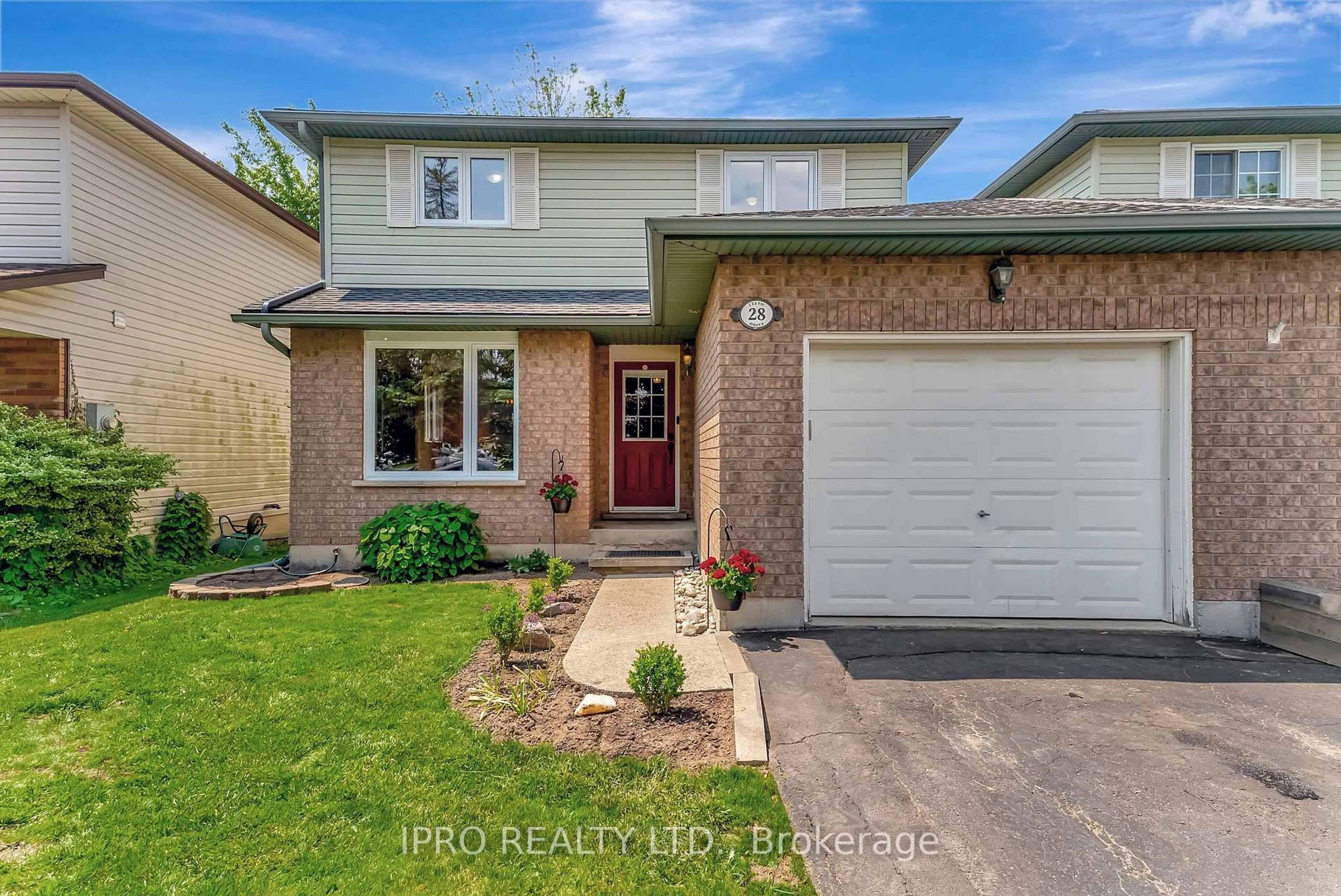 Home with brick exterior material, street for 28 Celtic Dr, Haldimand Ontario N3W 2L5