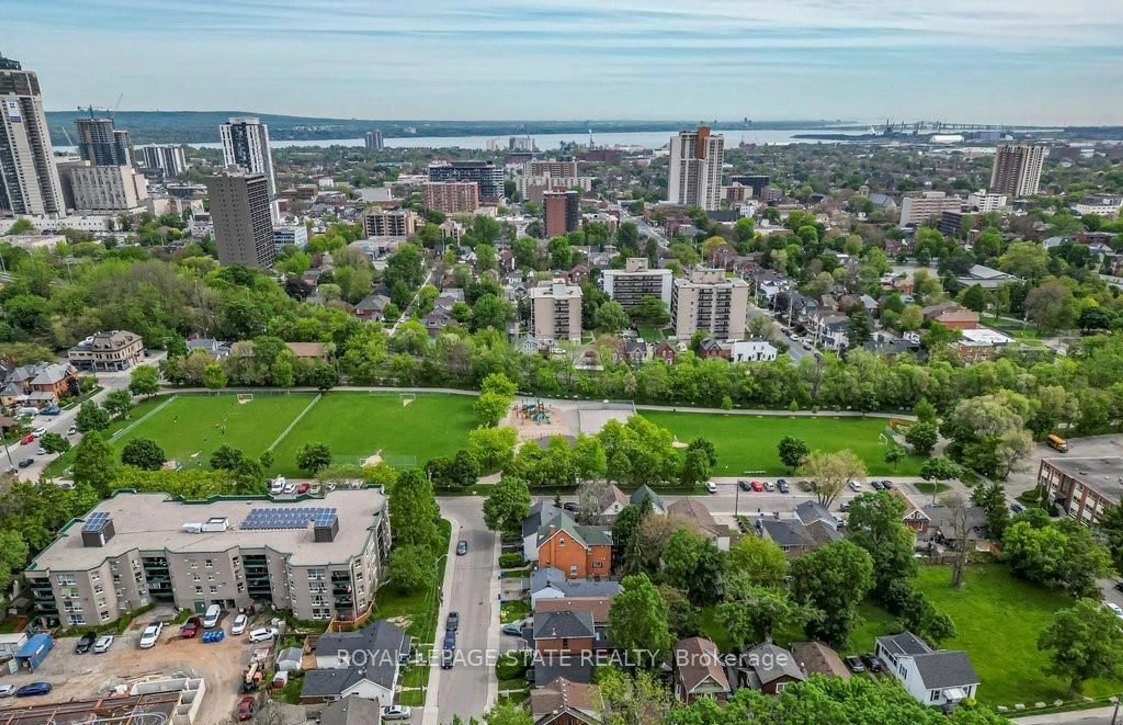 A pic from outside/outdoor area/front of a property/back of a property/a pic from drone, city buildings view from balcony for 91 Aurora St, Hamilton Ontario L8N 2P6