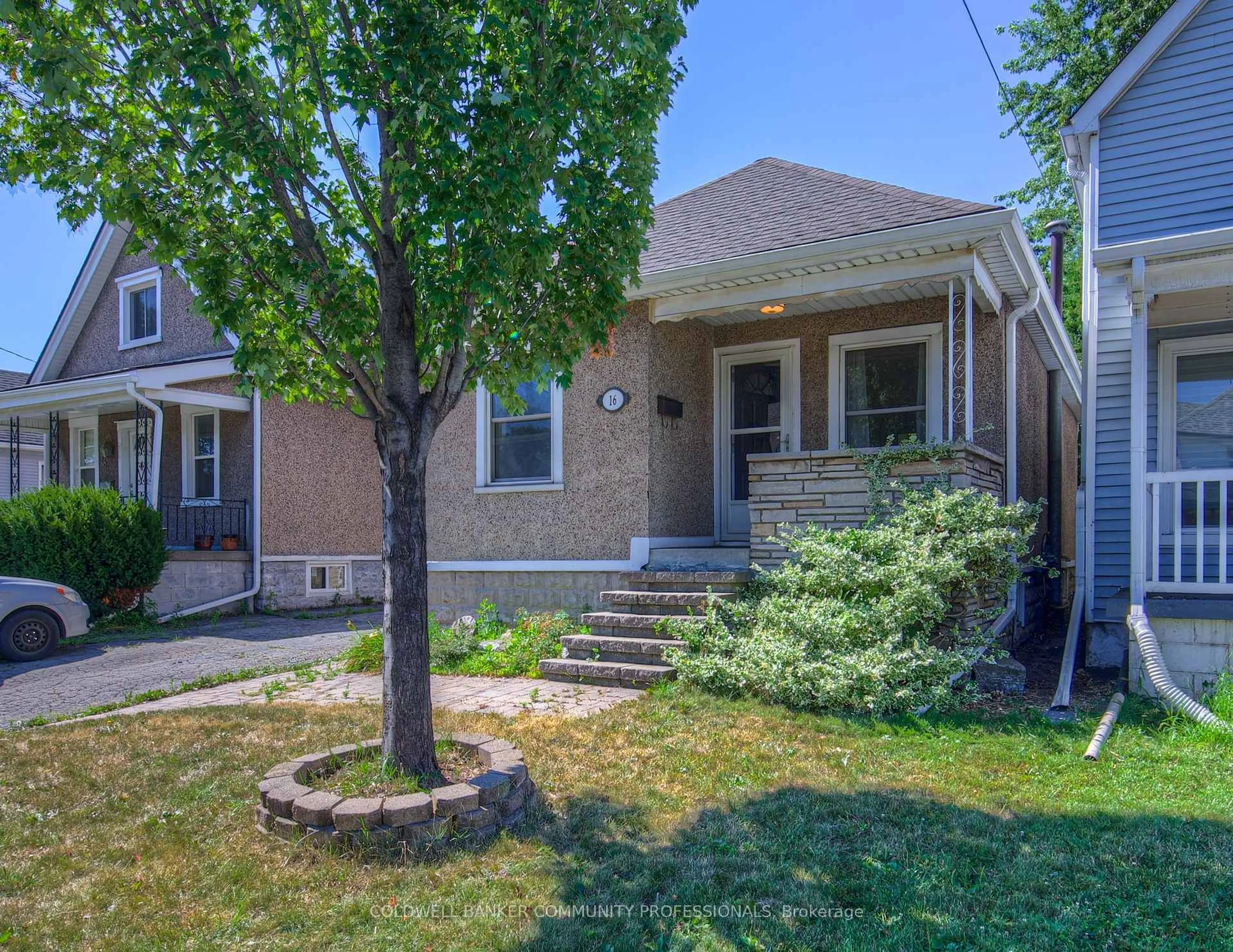 Home with brick exterior material, street for 16 Newlands Ave, Hamilton Ontario L8H 2T5