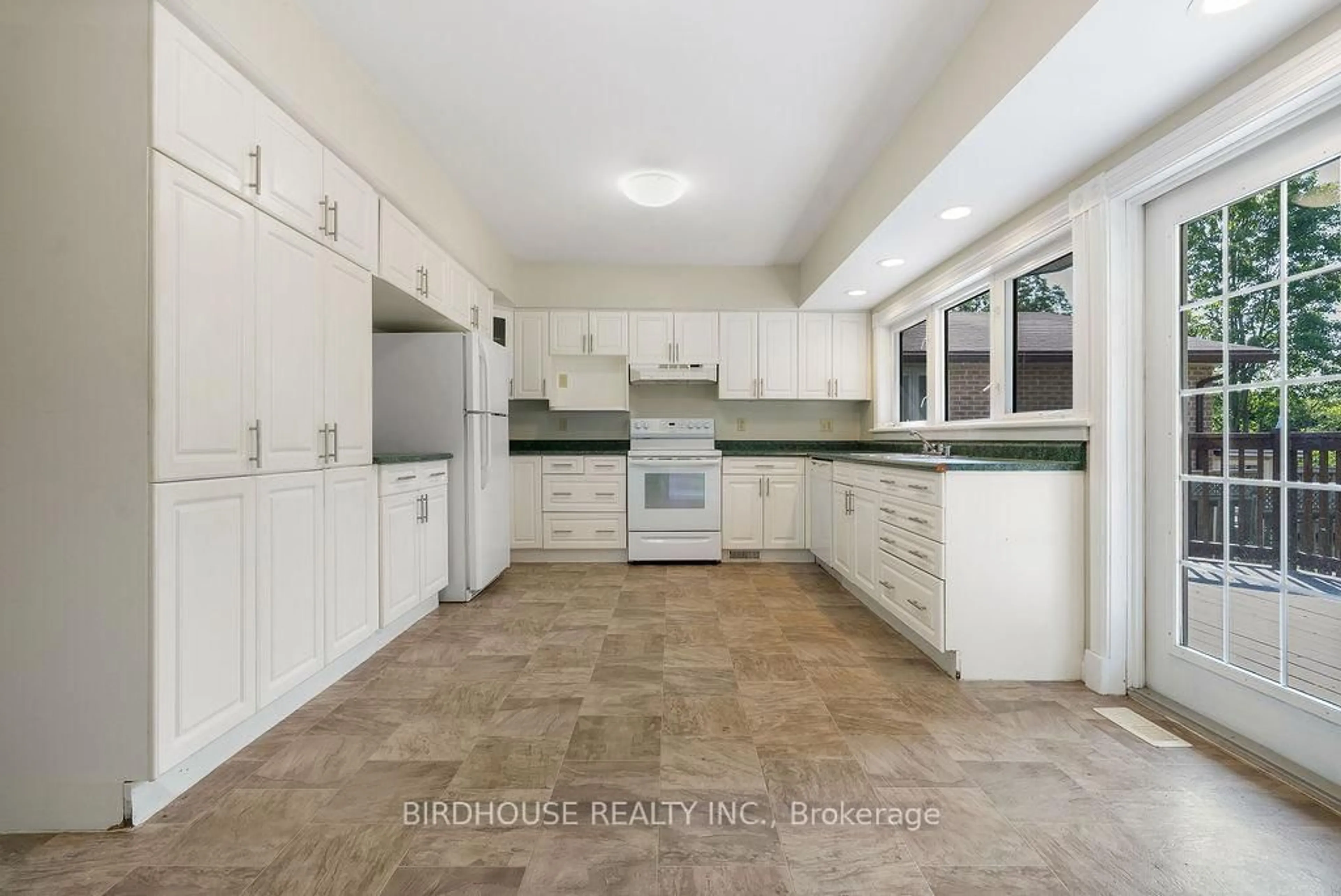 Standard kitchen, ceramic/tile floor for 9 Fair Ave, Kawartha Lakes Ontario K9V 3P2