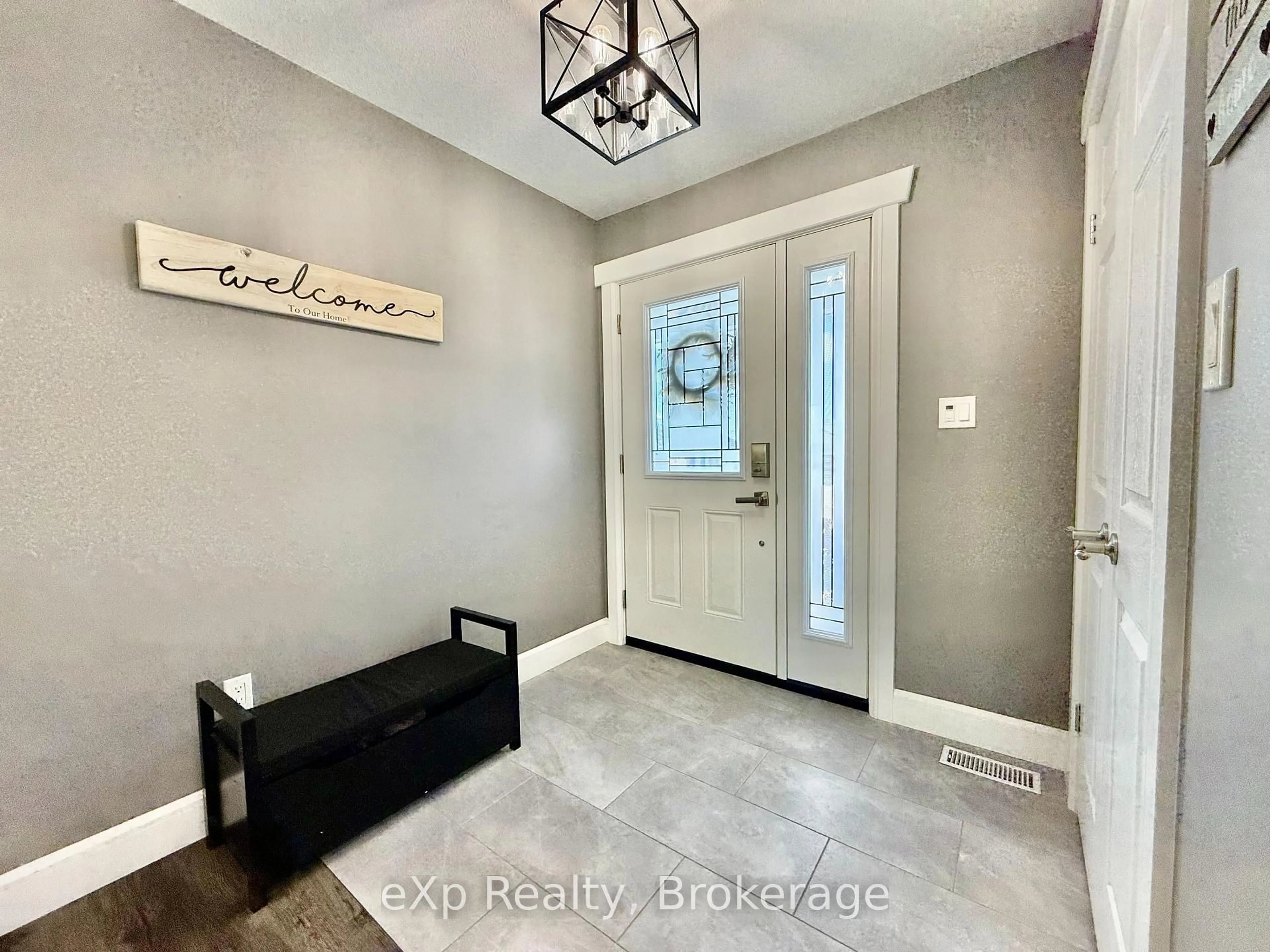 Indoor entryway for 4 Noeckerville Hill Dr, South Bruce Ontario N0G 2J0