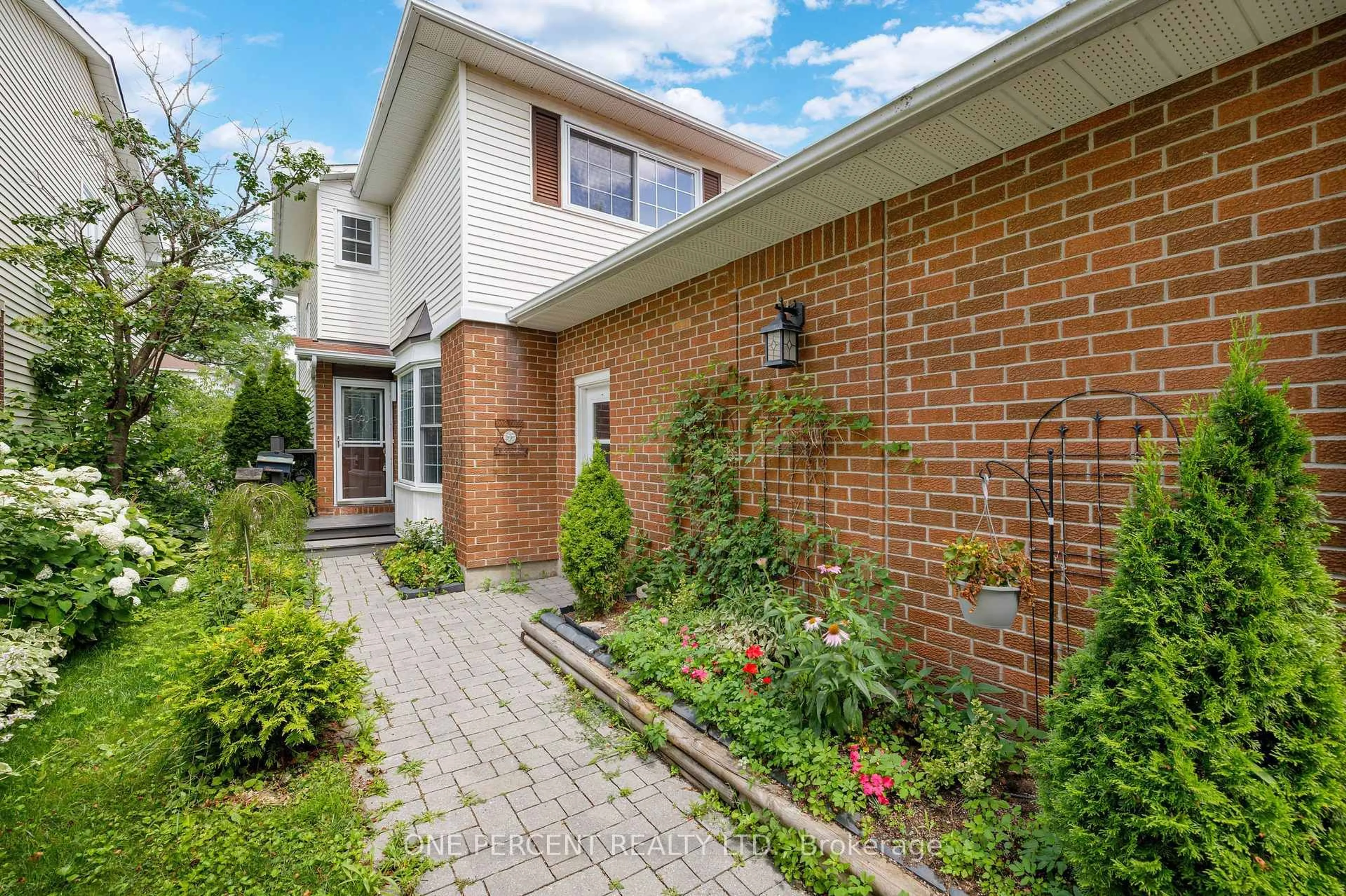 Home with brick exterior material, street for 28 Chickasaw Cres, Kanata Ontario K2M 1M4