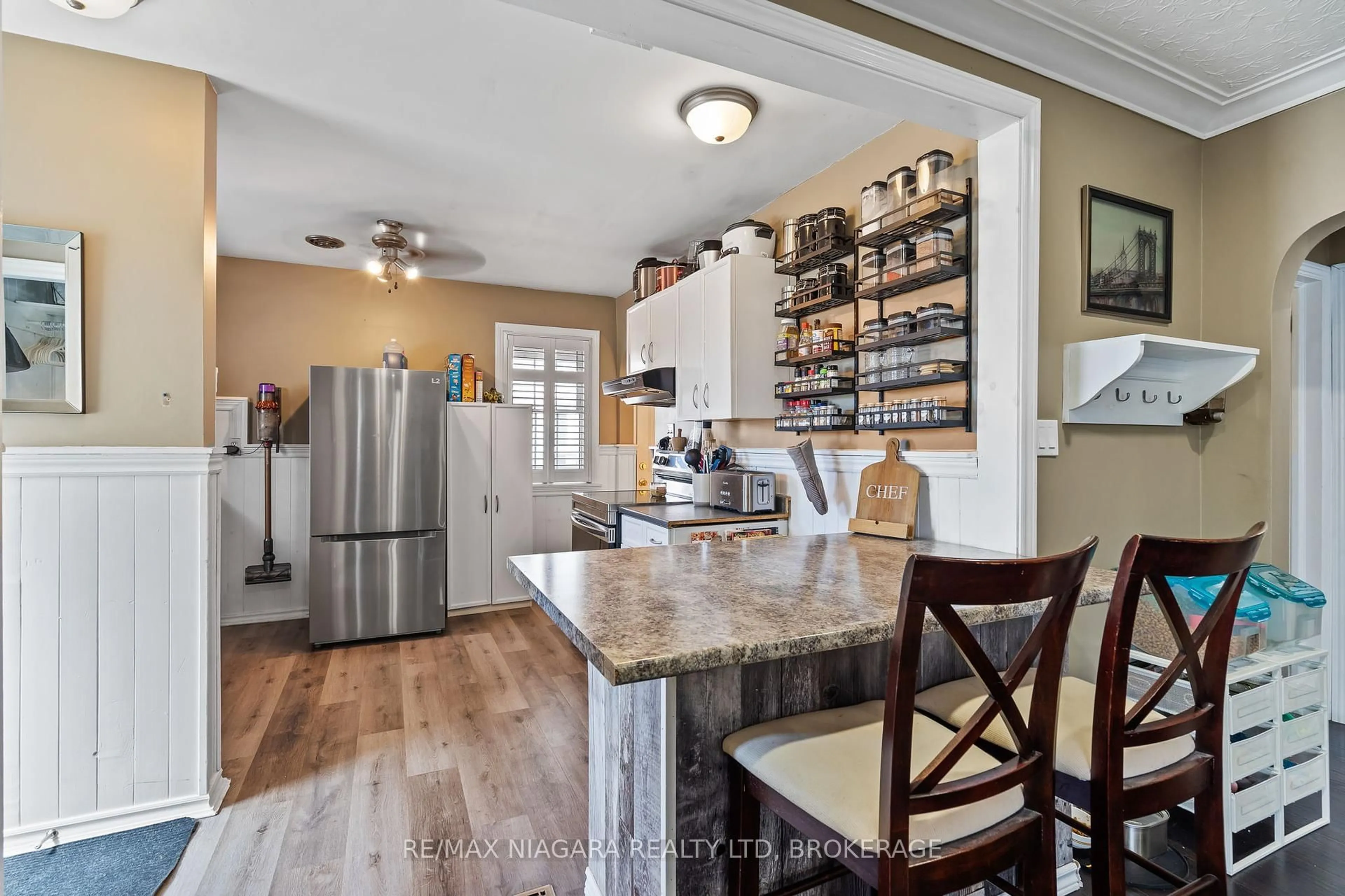 Open concept kitchen, unknown for 23 BLAIN Pl, St. Catharines Ontario L2P 2R4