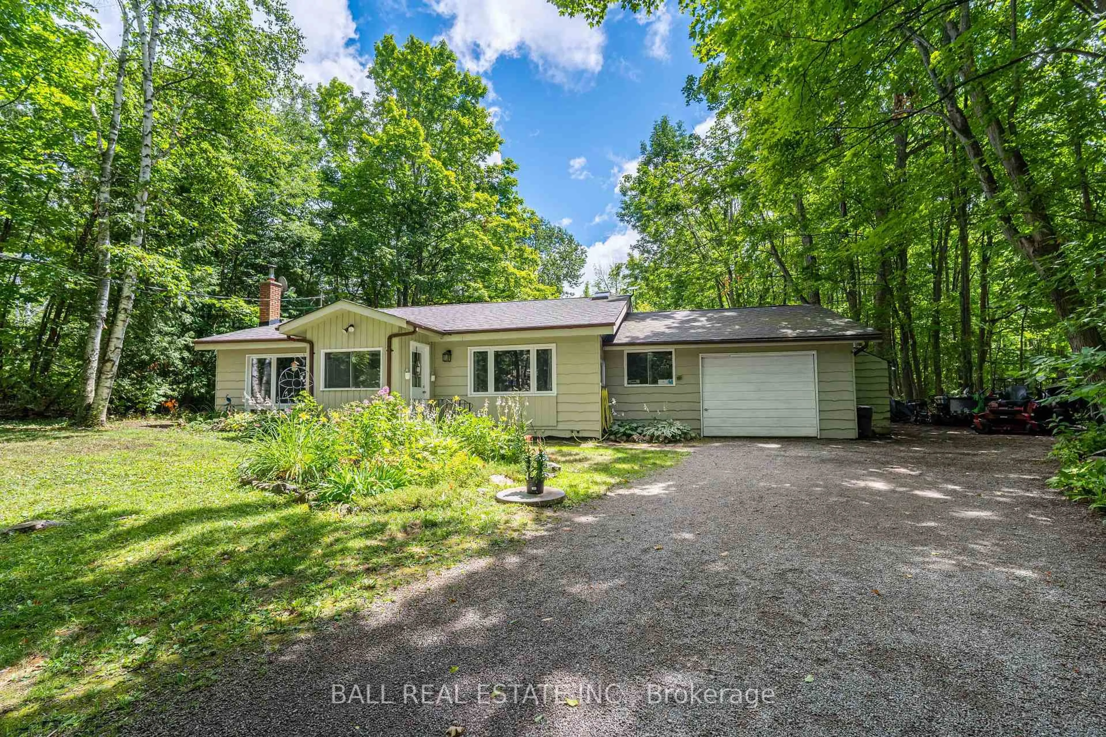 A pic from outside/outdoor area/front of a property/back of a property/a pic from drone, unknown for 1673 Gazelle Tr, Selwyn Ontario K0L 2H0