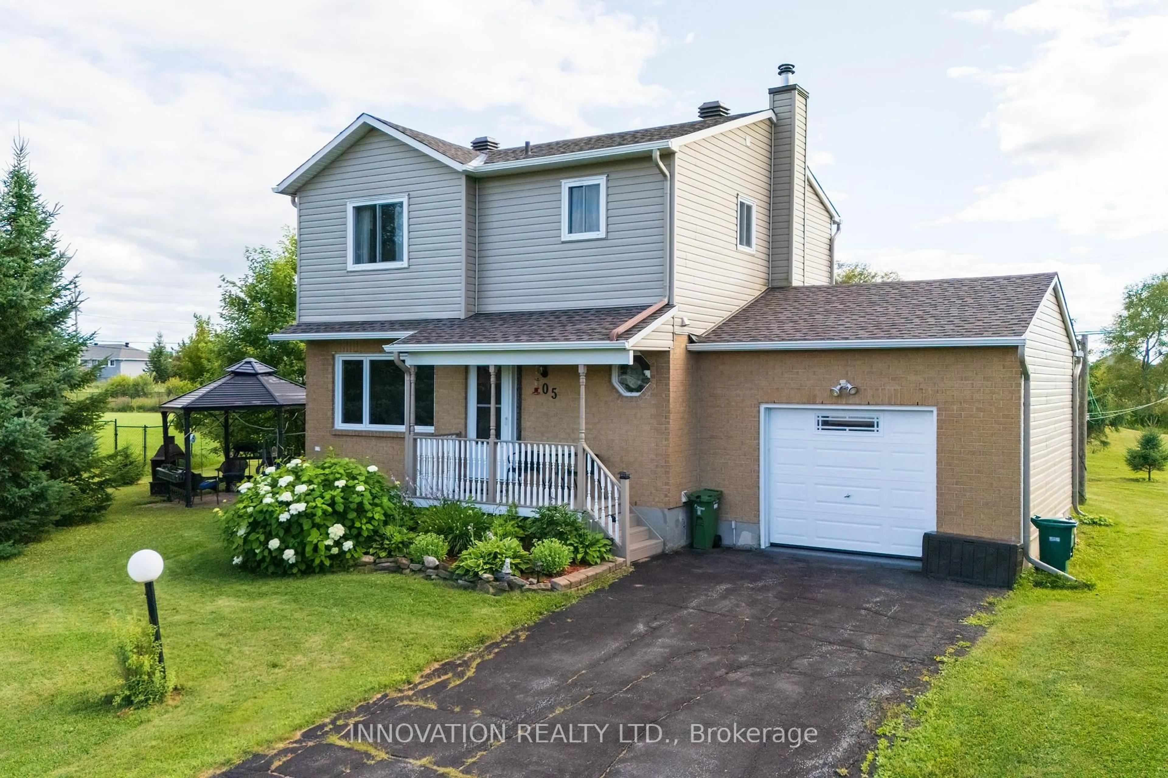 A pic from outside/outdoor area/front of a property/back of a property/a pic from drone, street for 105 Cricket Cres, Ottawa Ontario K0A 1T0