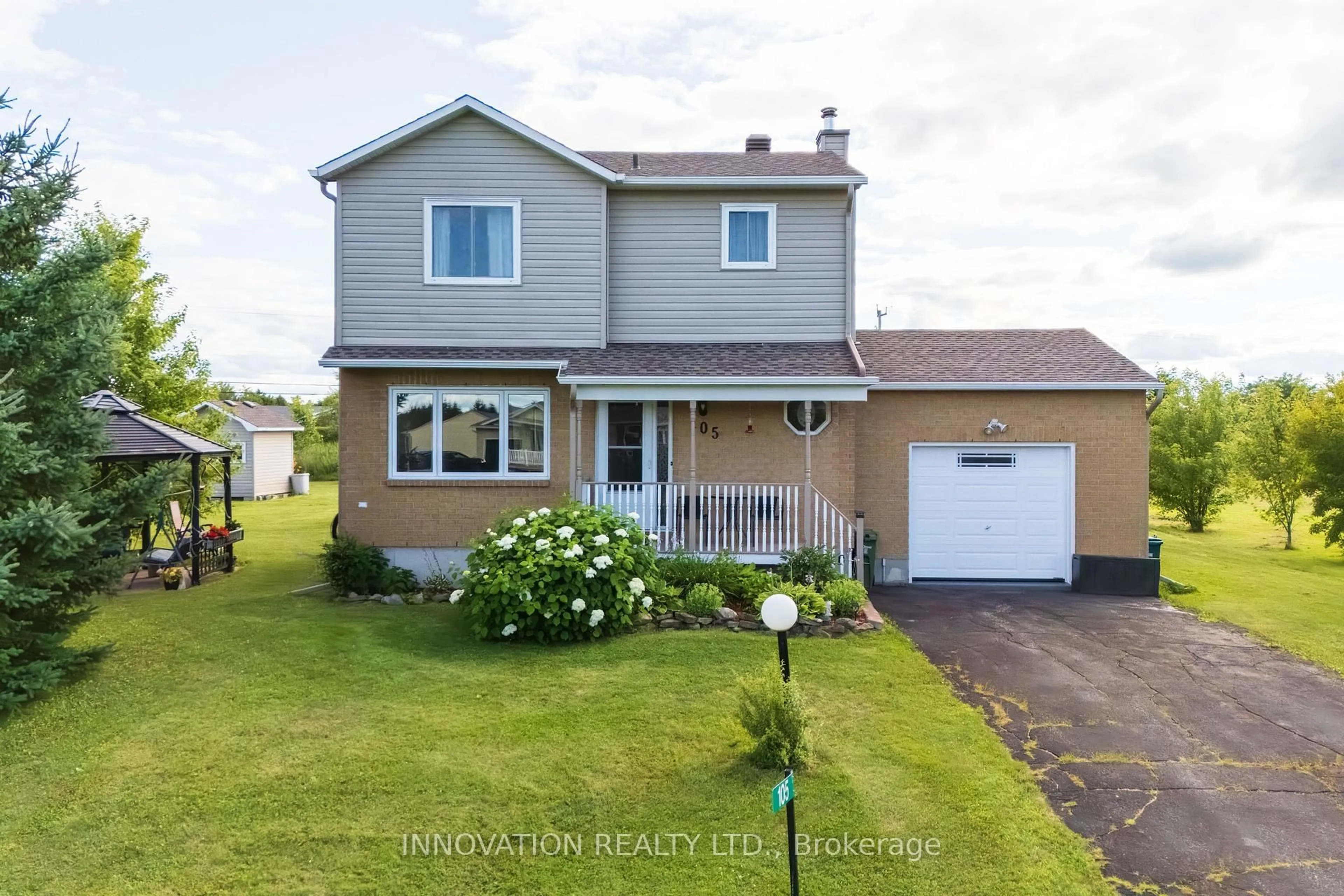 A pic from outside/outdoor area/front of a property/back of a property/a pic from drone, street for 105 Cricket Cres, Ottawa Ontario K0A 1T0