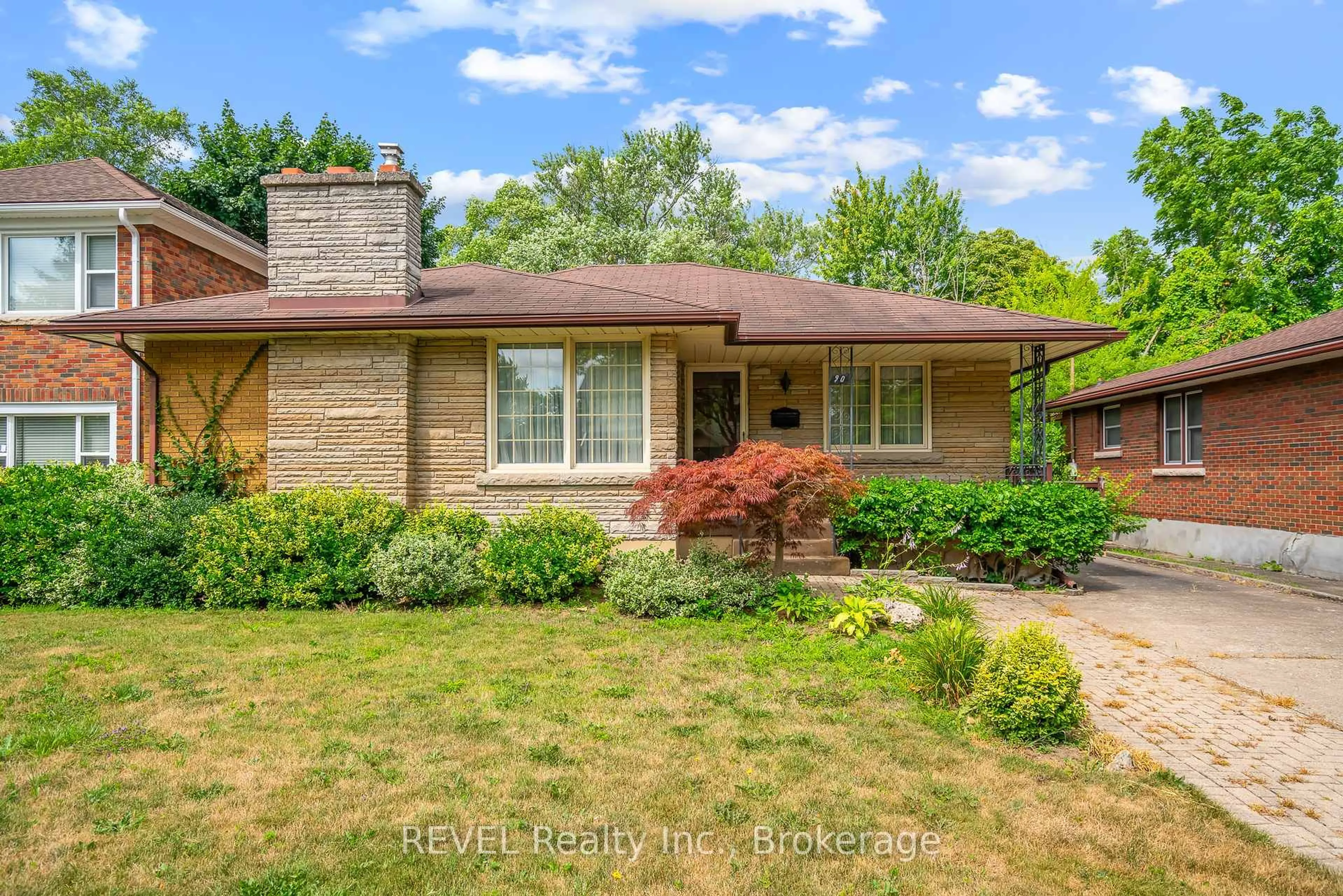 Home with brick exterior material, street for 90 Glenridge Ave, St. Catharines Ontario L2R 4X3