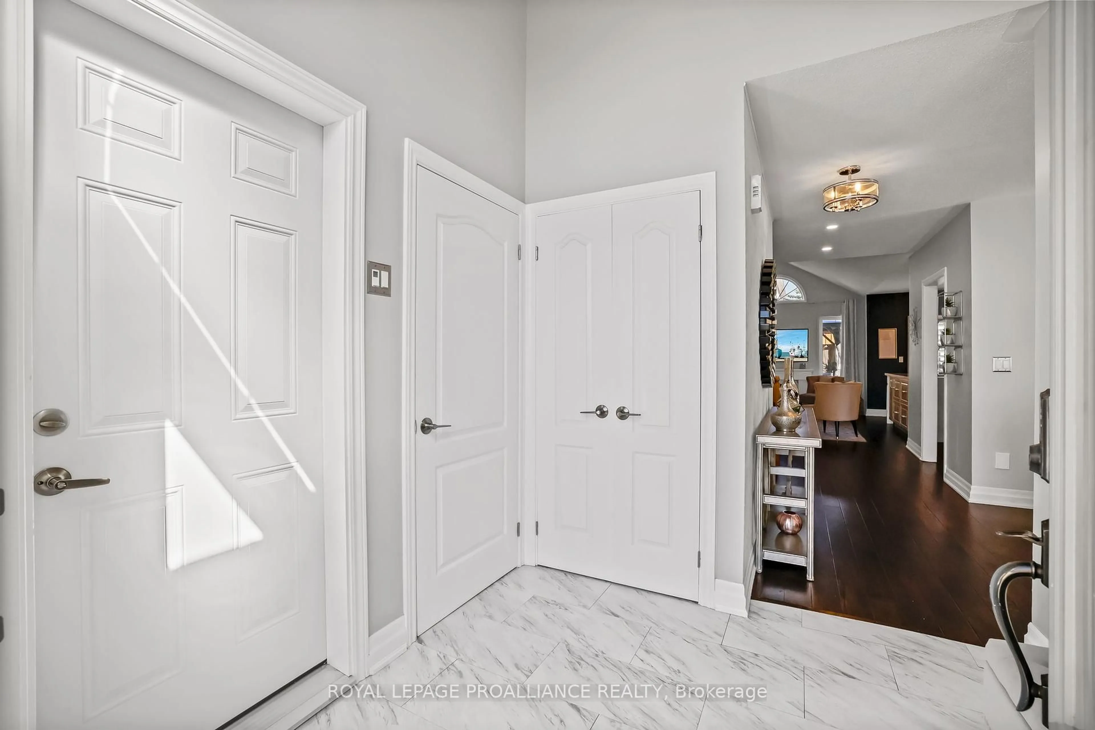 Indoor entryway for 70 Jiggins Crt, Port Hope Ontario L1A 0A2