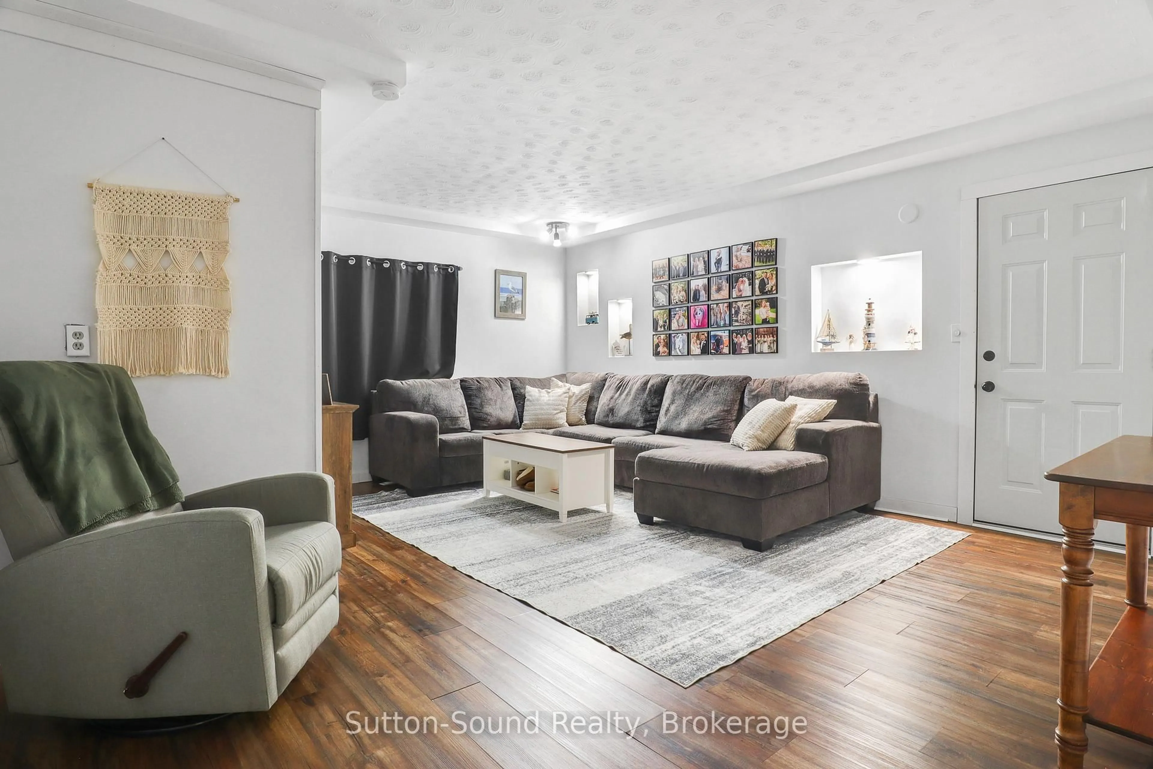 Living room with furniture, unknown for 31 Yonge St, Arran-Elderslie Ontario N0H 2N0