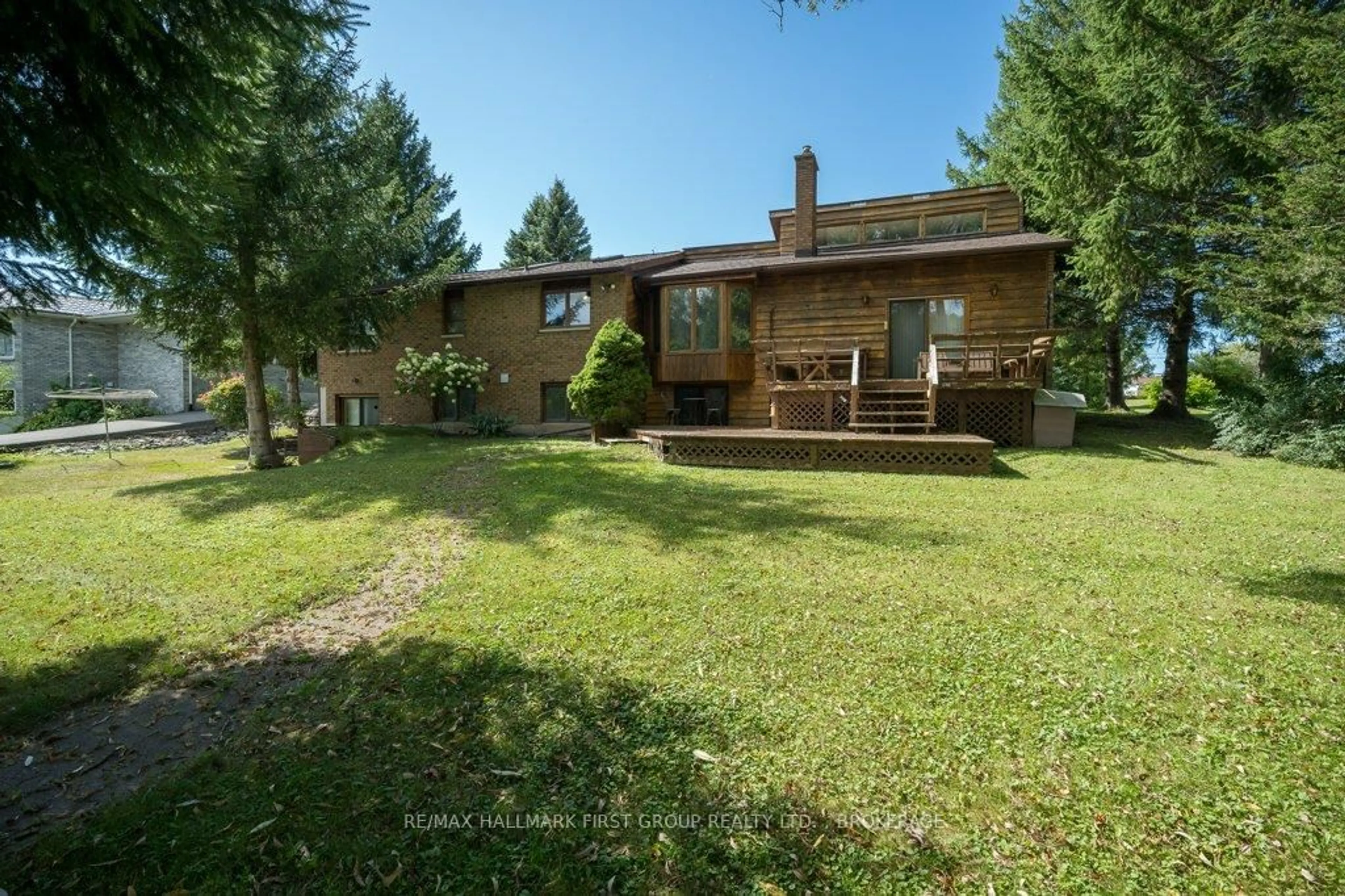 A pic from outside/outdoor area/front of a property/back of a property/a pic from drone, unknown for 191 South Trent St, Hastings Ontario K0K 2C0