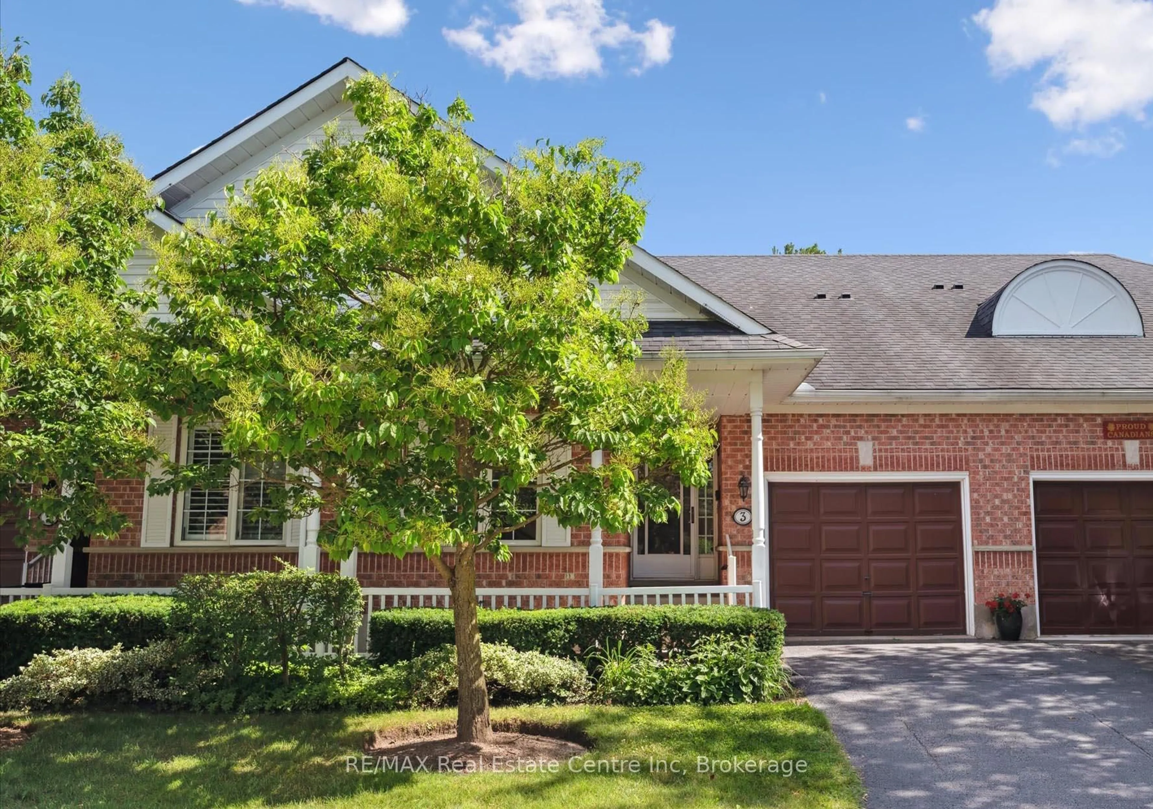 Home with brick exterior material, street for 3 GARDENVIEW Crt, Guelph Ontario N1G 4X7