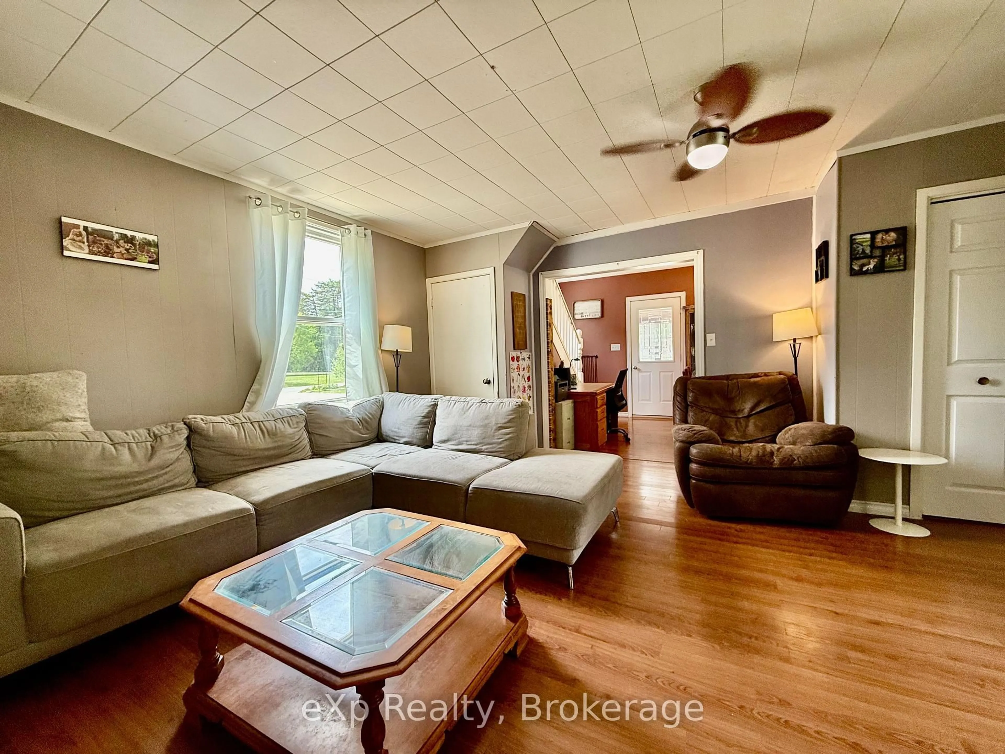 Living room with furniture, unknown for 759 8th A Ave, Hanover Ontario N4N 2L9