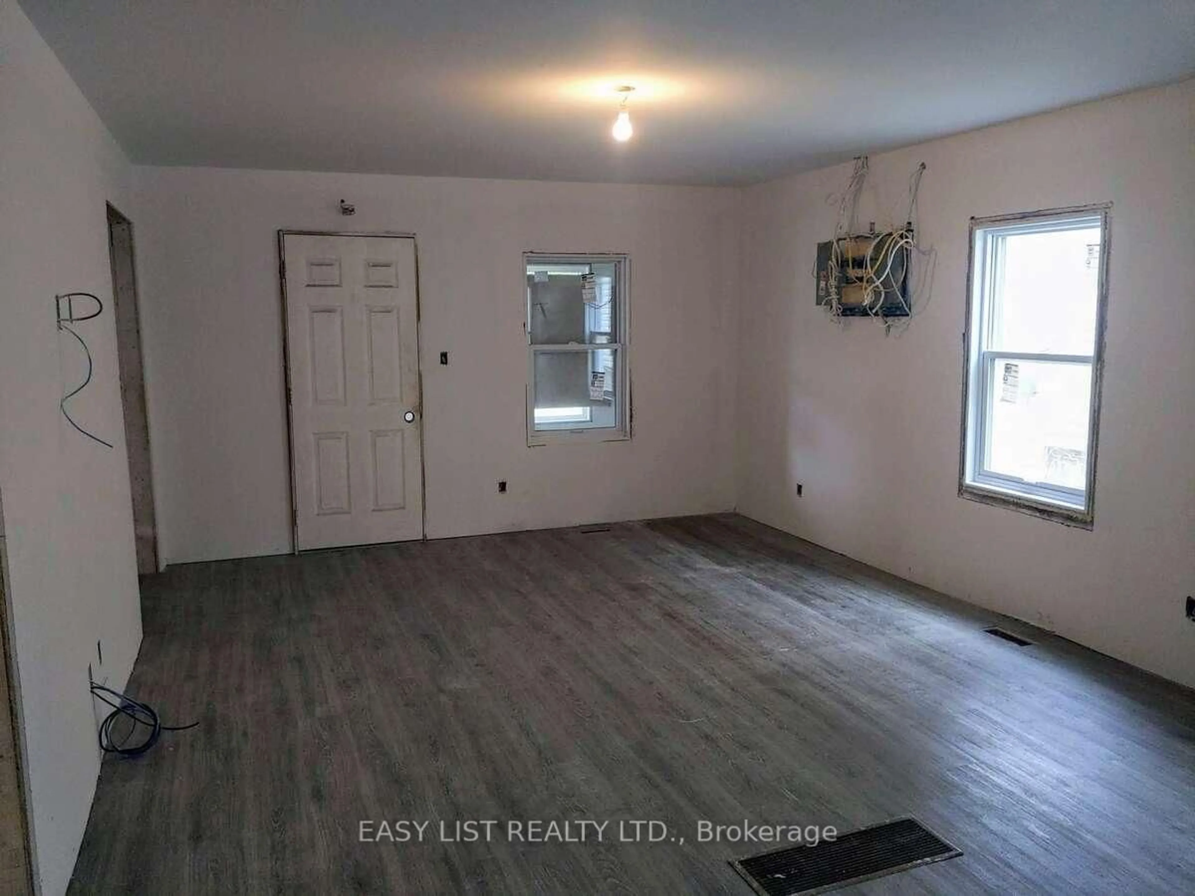 A pic of a room for 35 Dain Ave, Welland Ontario L3B 3E4