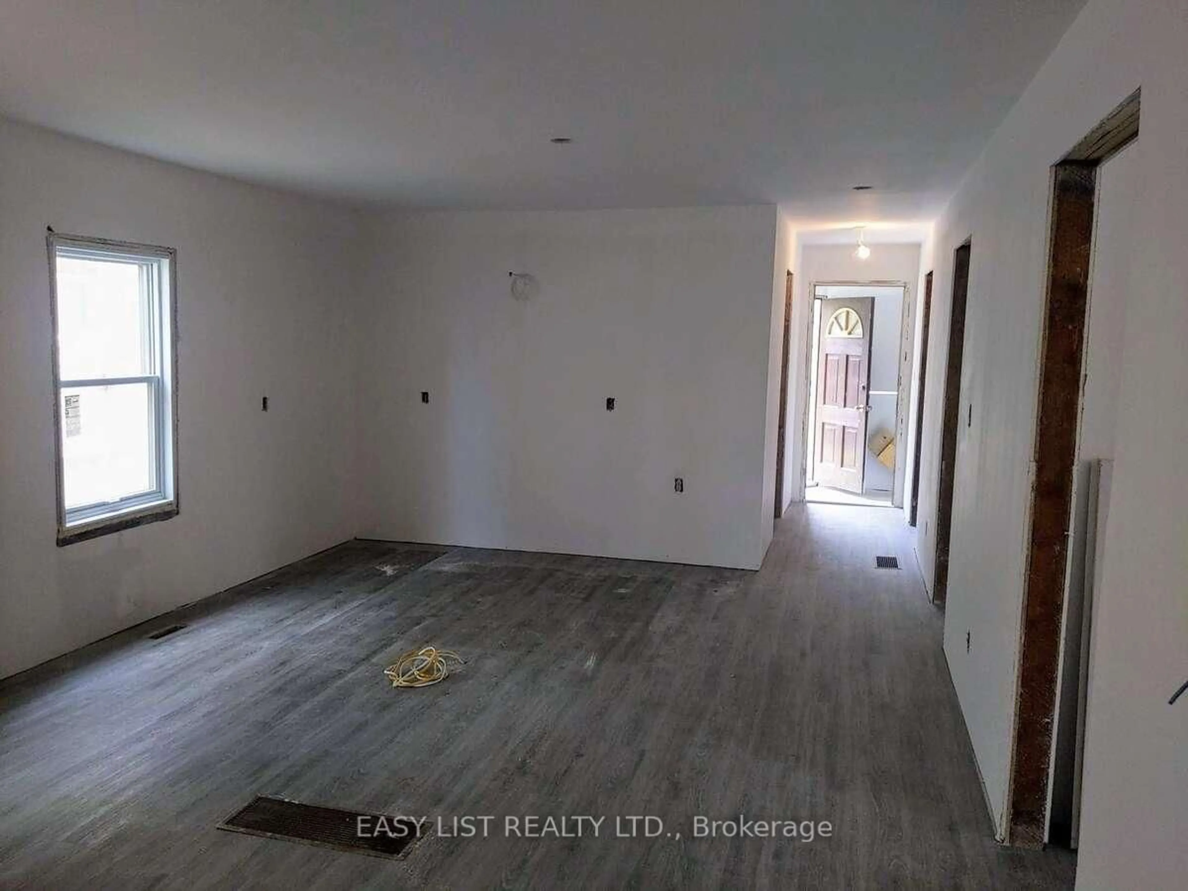 A pic of a room for 35 Dain Ave, Welland Ontario L3B 3E4